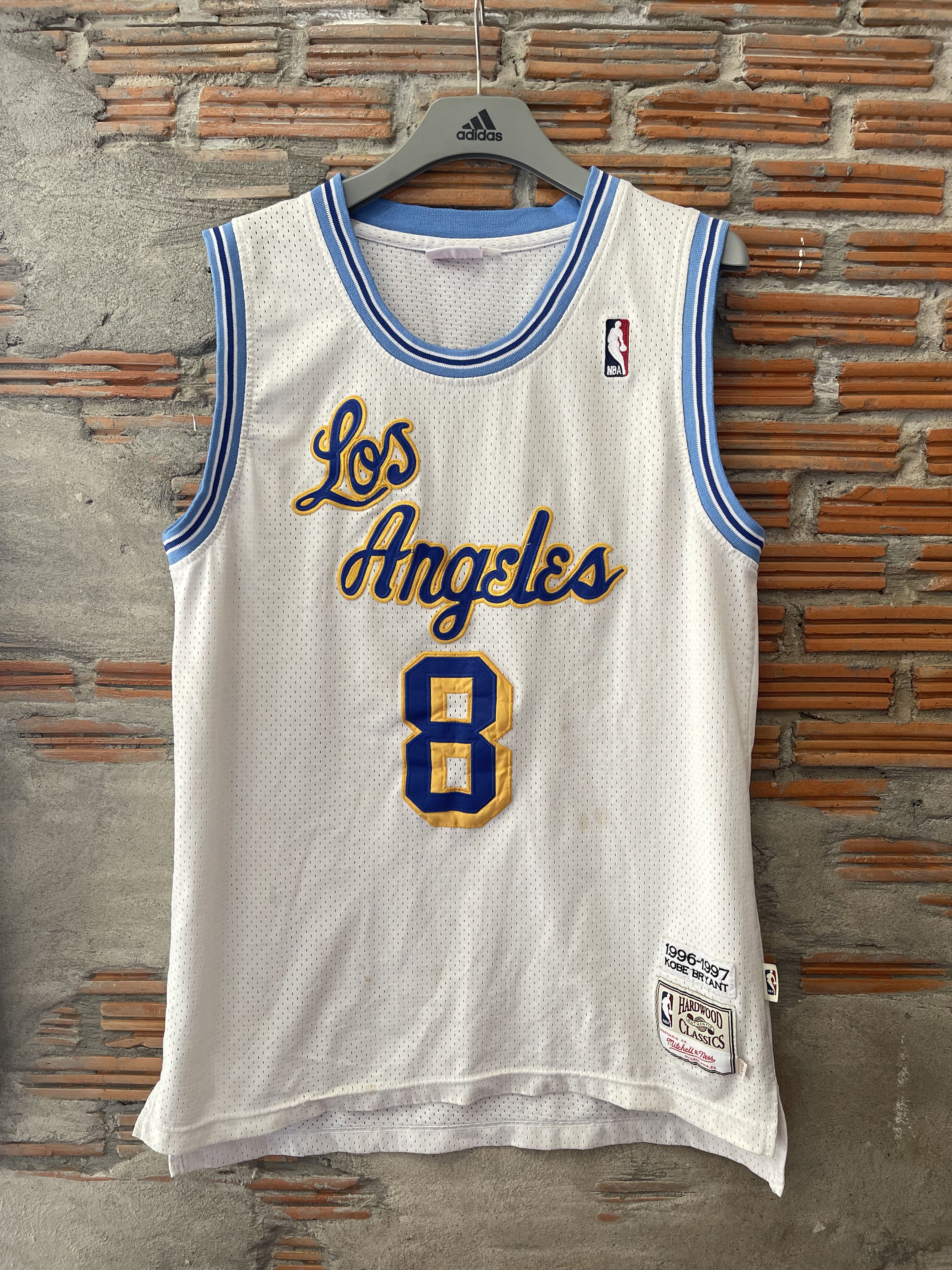 Mitchell & Ness Mitchell & Ness Kobe Bryant #8 Lakers 96-97 Authentic Jersey Size US XL / EU 56 / 4 - 10 Thumbnail