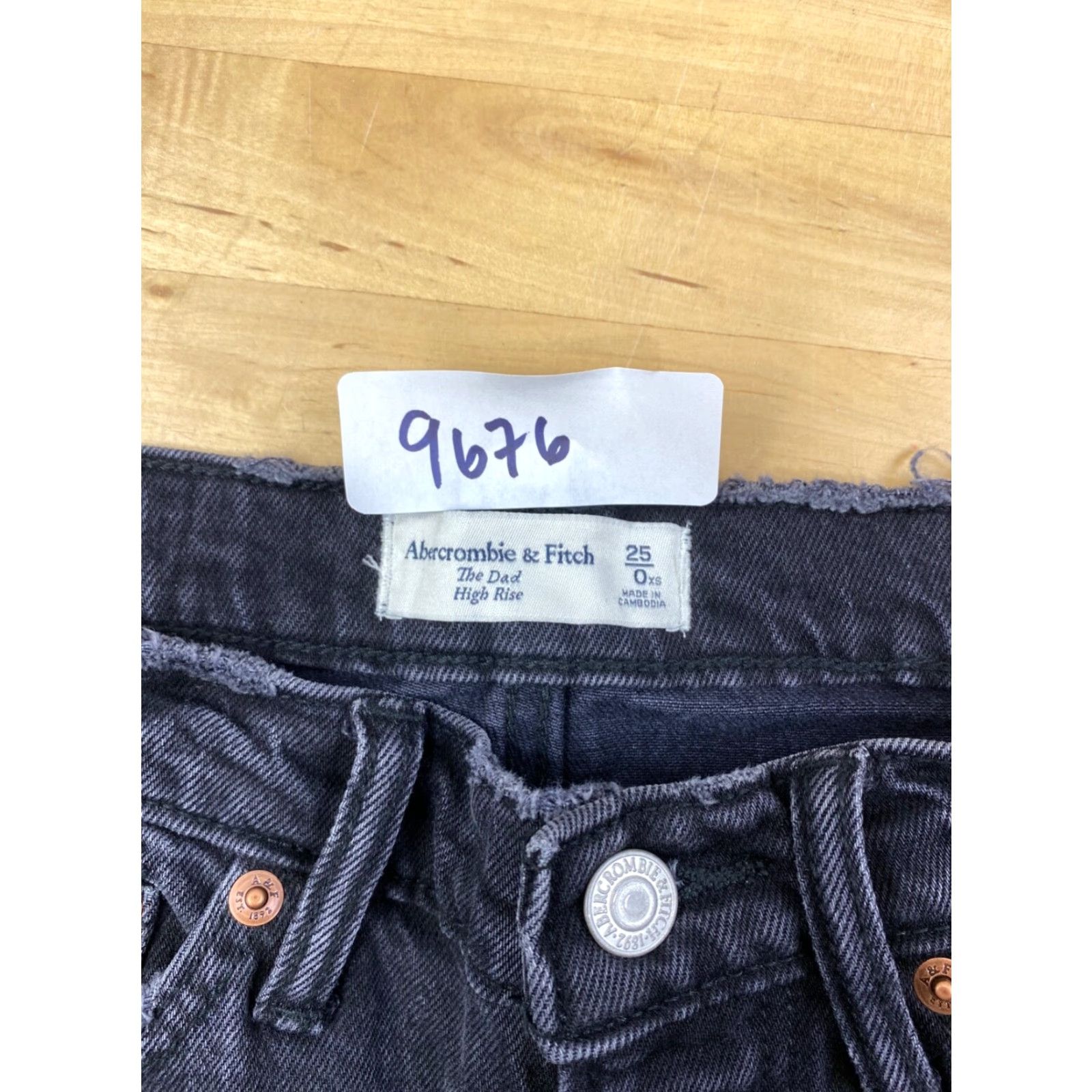 Abercrombie & Fitch Abercrombie & Fitch The Dad High Rise Jeans Womens XS 25/0 Black Denim 90s Grunge Pockets Distressed Straight Jeans Size 26" / US 2 / IT 38 - 3 Thumbnail