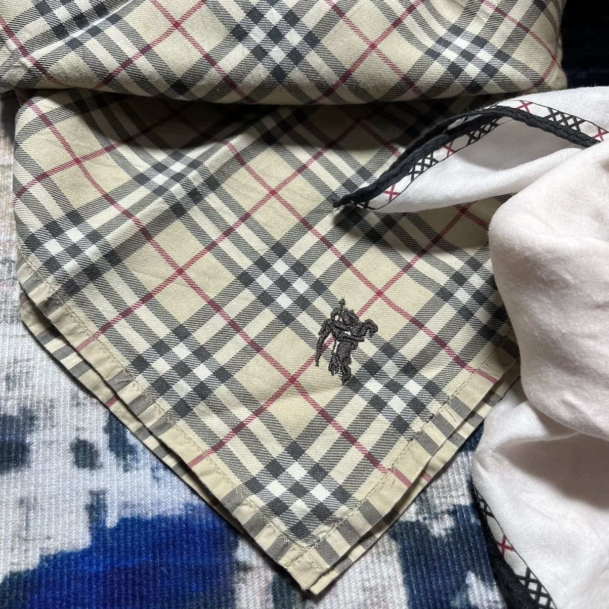 Burberry × Designer 🔥BULK BUNDLE🔥 Burberrys’s Handkerchief 3pcs !! Size ONE SIZE - 4 Thumbnail