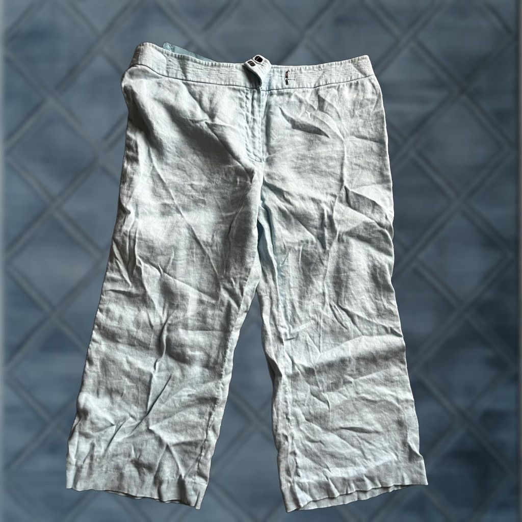 Elie Tahari Elie Tahari Light Blue Capri Pants, Size 14, Linen Blend, Pockets, Womens Size 36" / US 14 / IT 50 - 1 Thumbnail