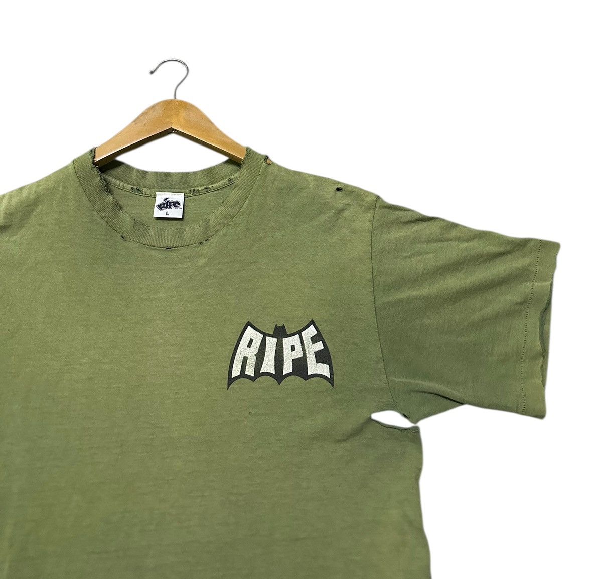 Welcome Skateboards Vintage 90s Ripe skateboard thrased tee Size US L / EU 52-54 / 3 - 4 Thumbnail