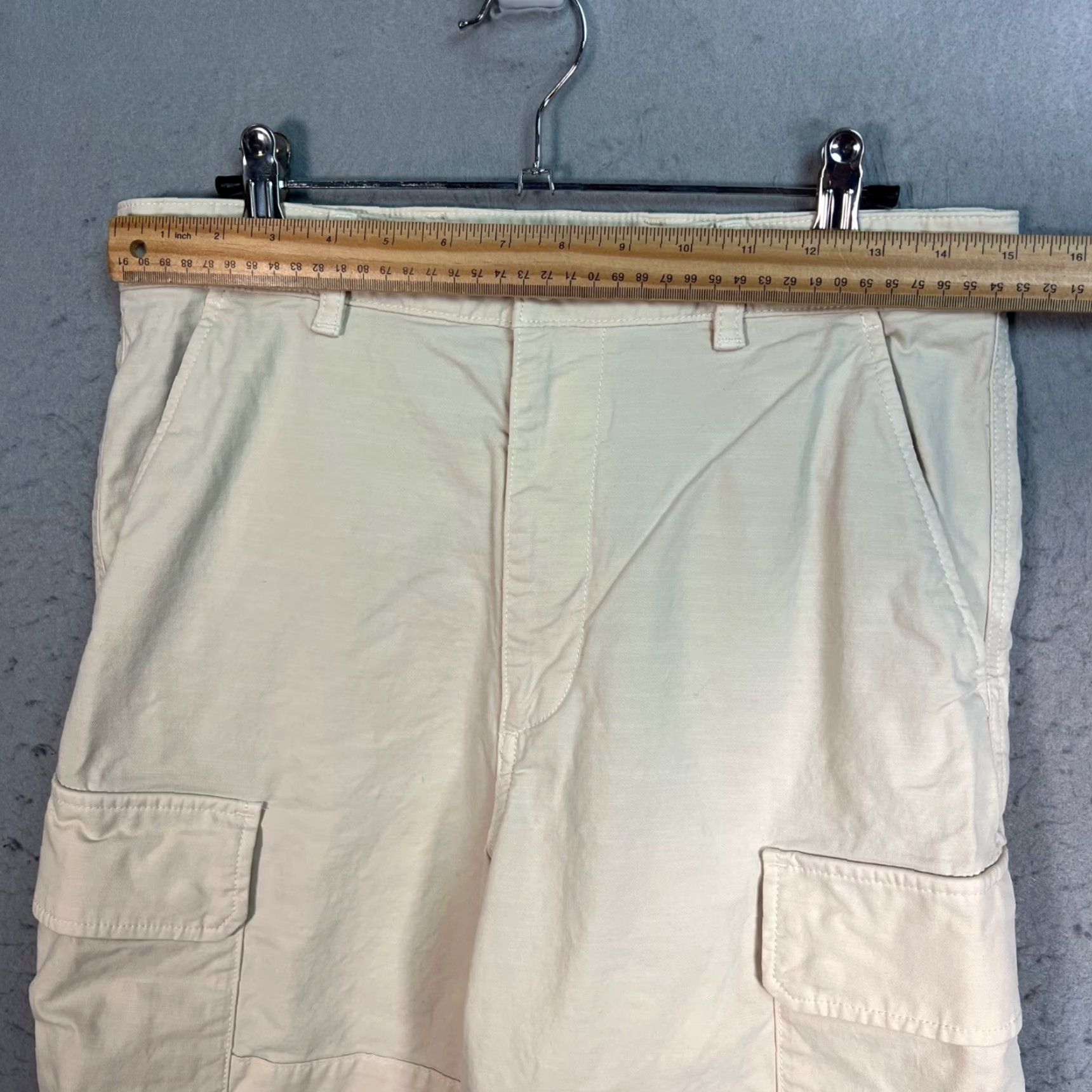 Uniqlo VINTAGE Uniqlo Mens Size Small 27-30 Hemmed Beige Cargo Straight Leg Pants Size US 29 - 4 Thumbnail