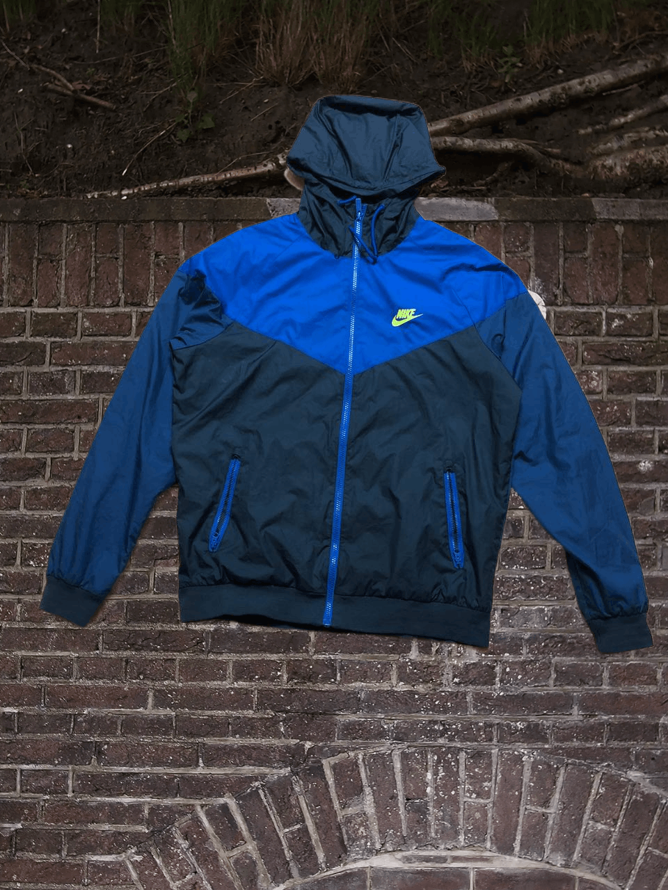 Nike Y2K Nike vintage blue logo jacket size M Streetwear Size US M / EU 48-50 / 2 - 1 Thumbnail