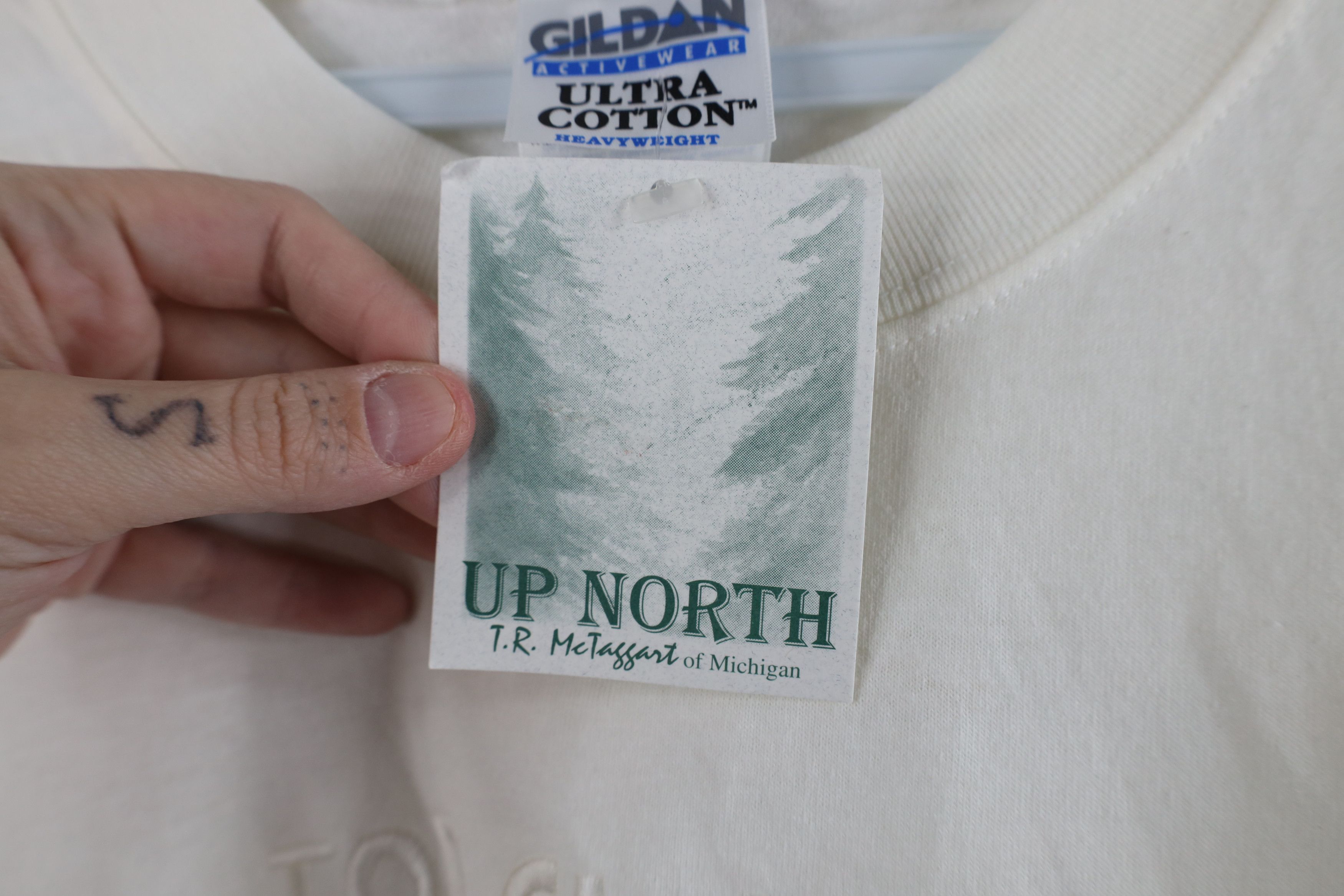 Vintage Deadstock Vintage 90s Streetwear Torch Lake Michigan T-Shirt Size US XL / EU 56 / 4 - 7 Thumbnail