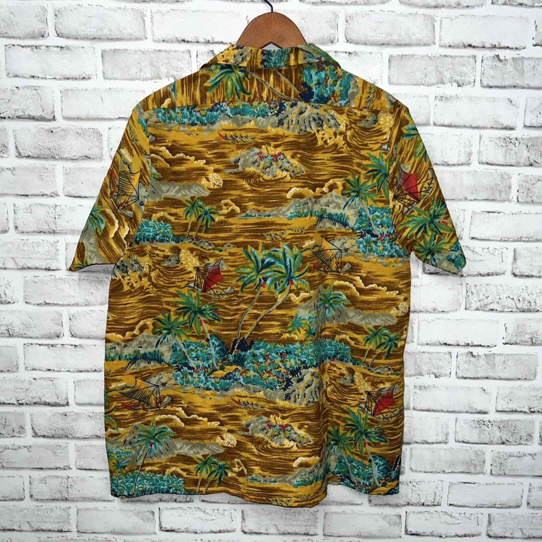 Vintage VINTAGE Waikiki Yellow Hawaiian Shirt Mens L Button-Up Short Sleeve LC Waikiki Size US L / EU 52-54 / 3 - 4 Thumbnail