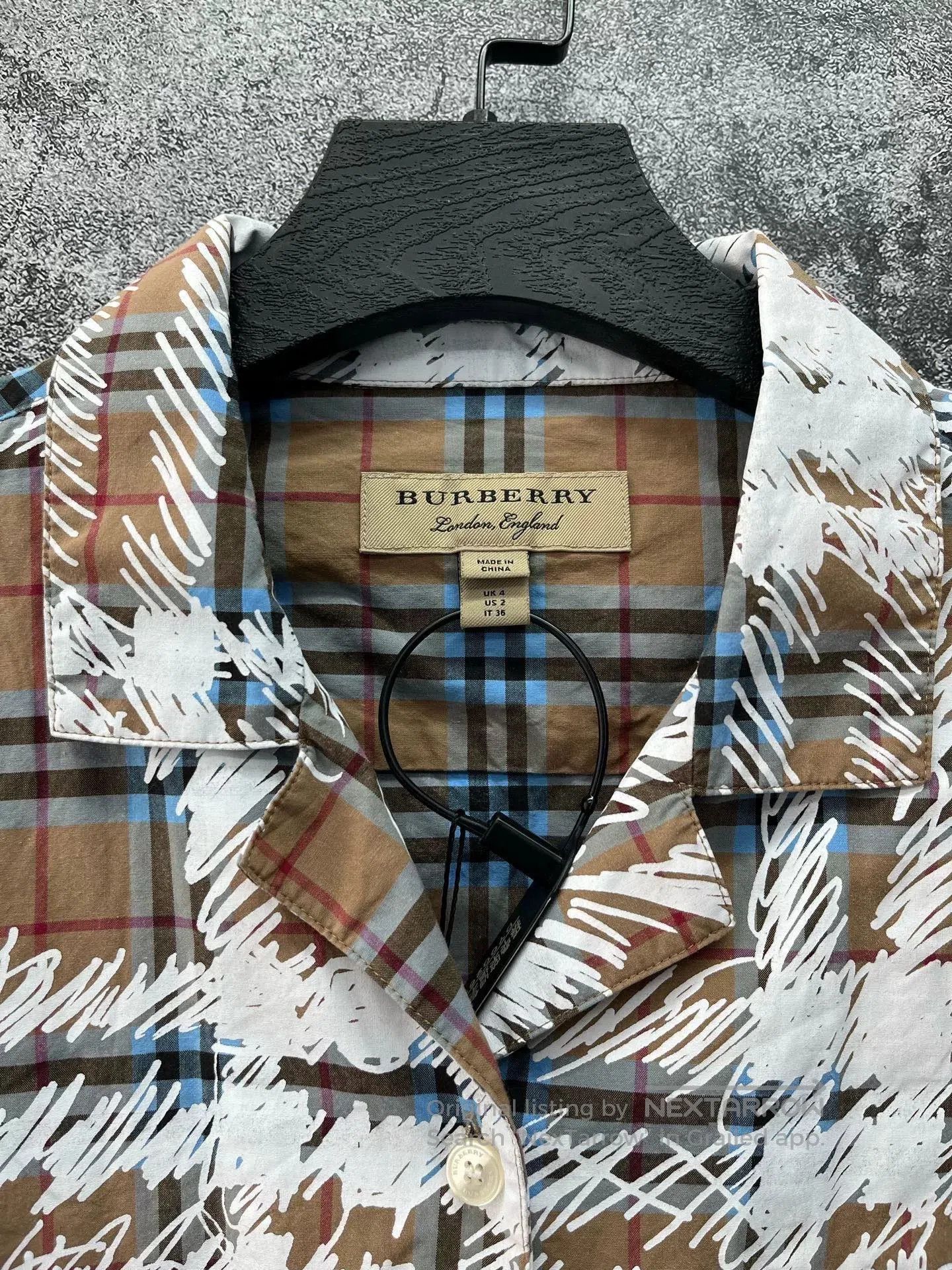Burberry burberry graffiti short sleeve shirt uk4. Size US XS / EU 42 / 0 - 3 Thumbnail