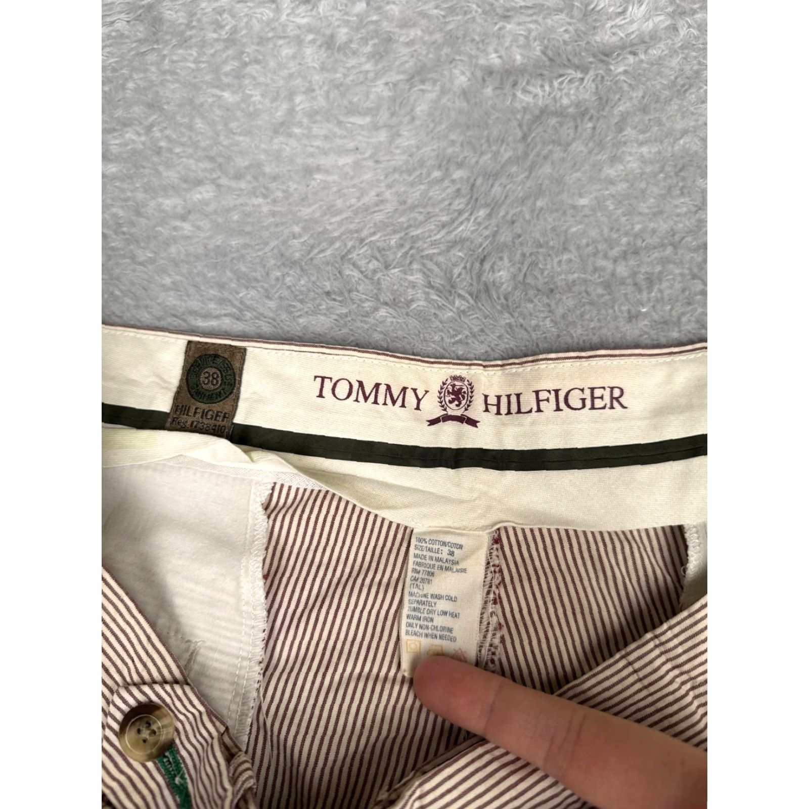Tommy Hilfiger Tommy Hilfiger Shorts Mens 38 Red Striped Chino Pleated 9 Inseam Casual Size US 38 / EU 54 - 7 Thumbnail