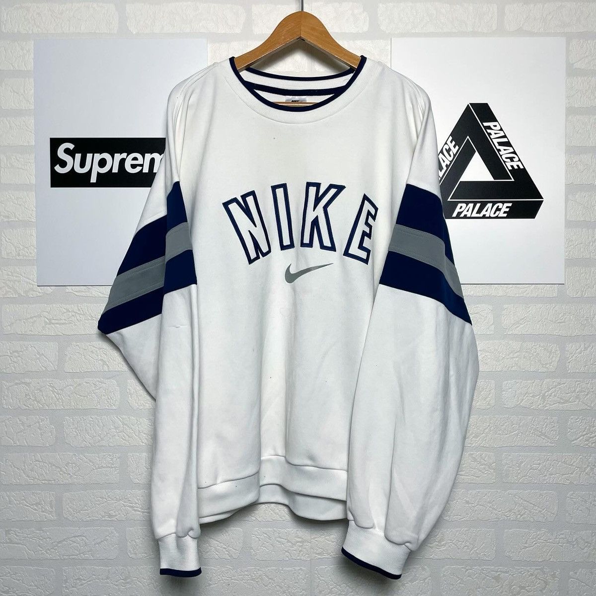 Nike Vintage Nike Spellout Sweatshirt 90s Rare Size US XL / EU 56 / 4 - 1 Thumbnail