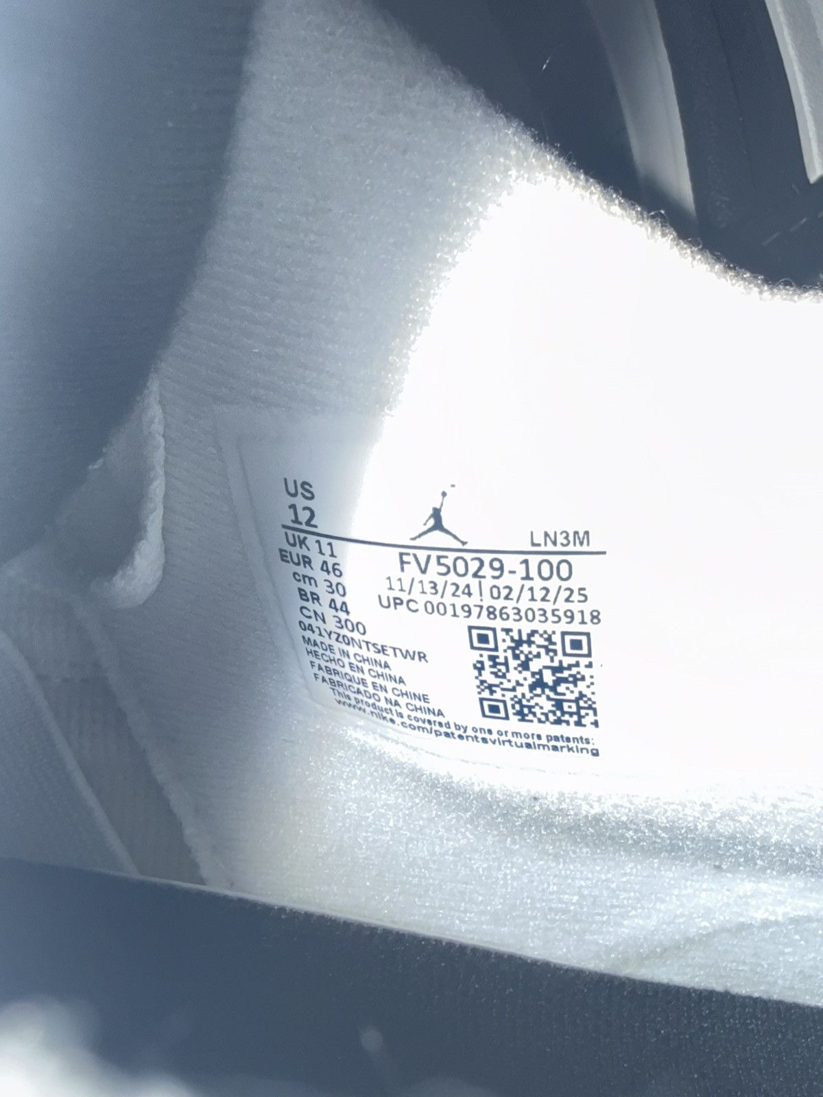 Air Jordan 4 (White Cement)