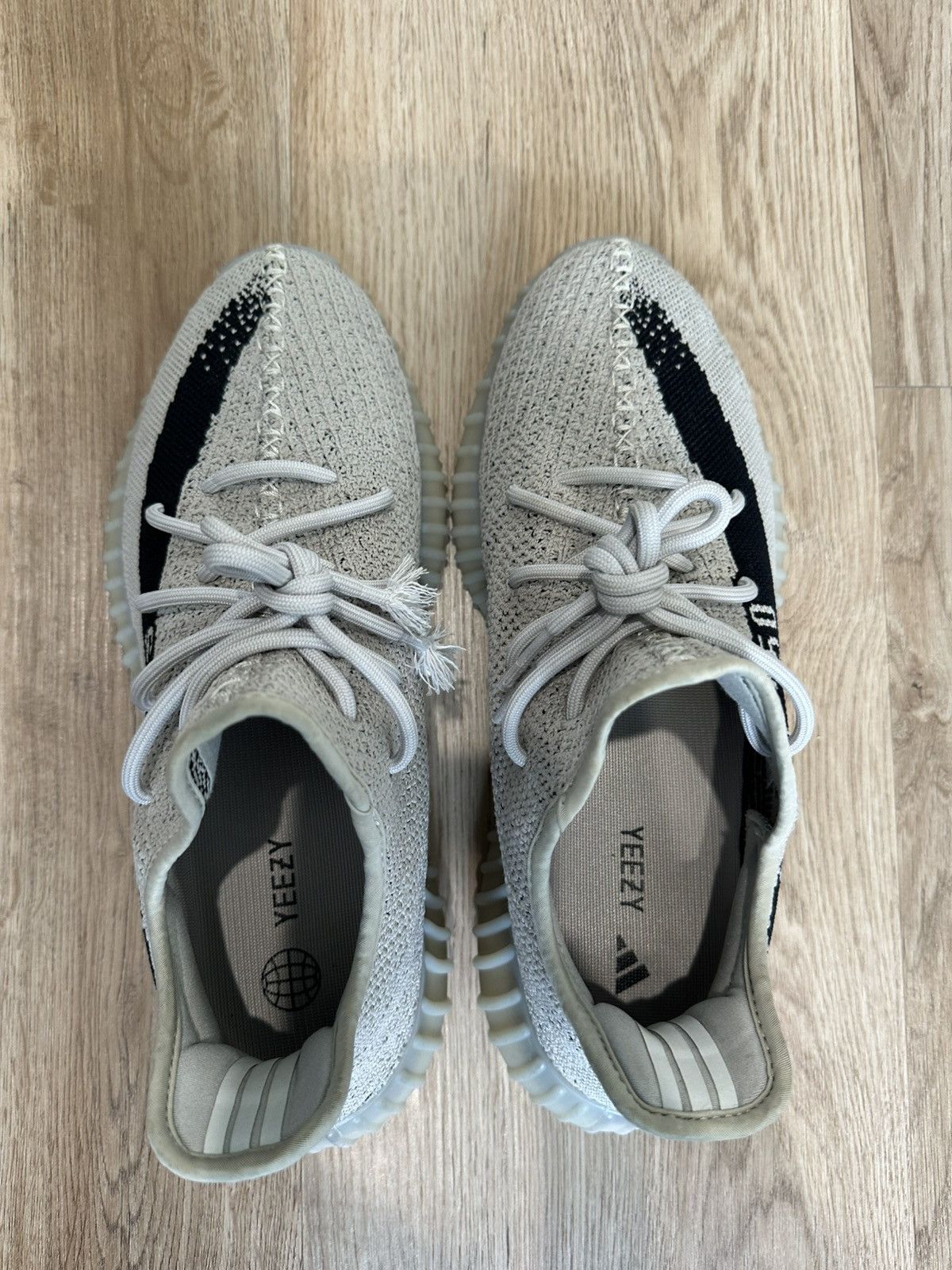Adidas × Yeezy Yeezys Size US 10 / EU 43 - 7 Thumbnail