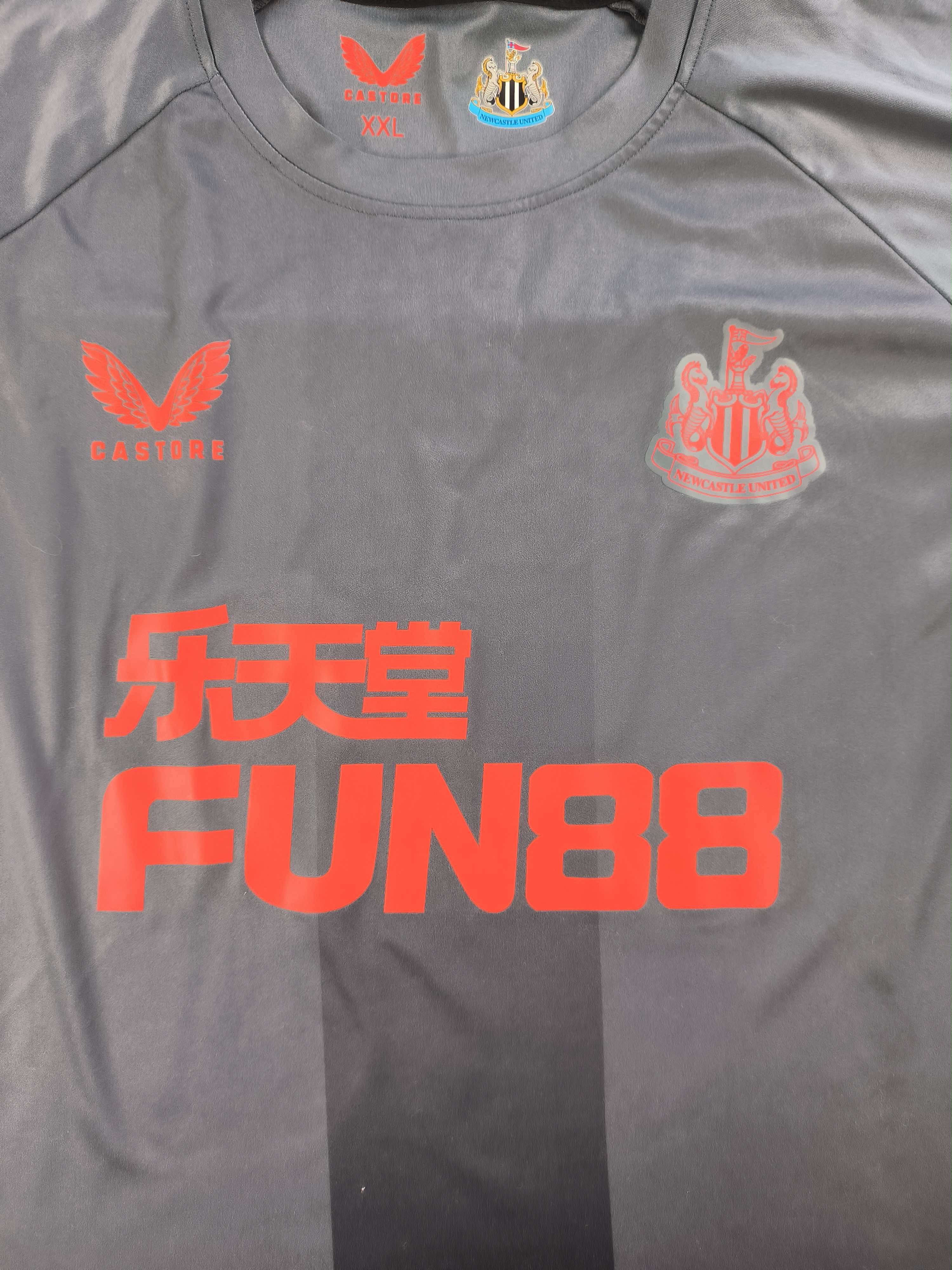 Castore Newcastle United 22-23 Castore training football jersey XXL Size US XXL / EU 58 / 5 - 3 Thumbnail
