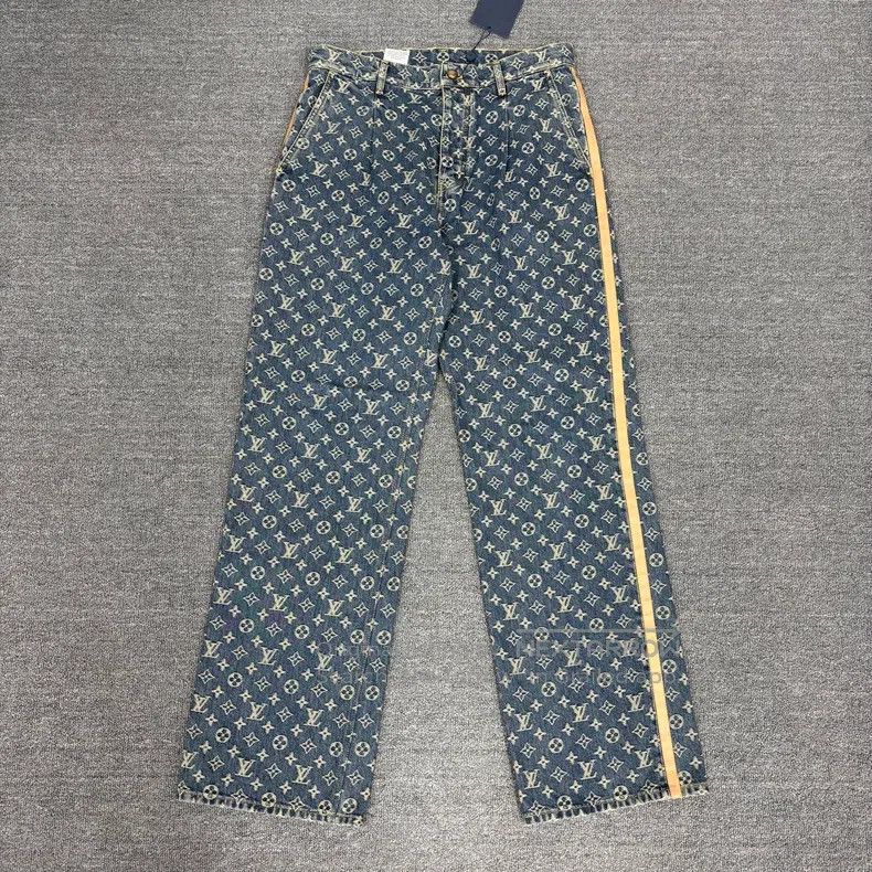 Louis Vuitton Louis Vuitton 25 SS side strip full logo jeans Size US 32 / EU 48 - 1 Thumbnail