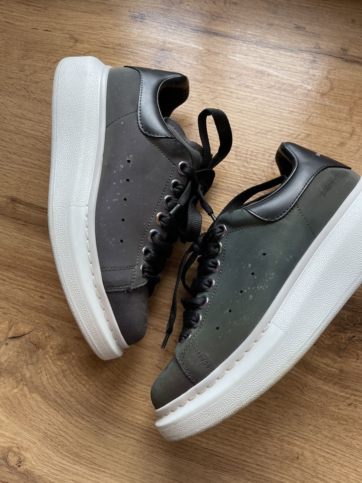 Alexander McQueen Alexander McQueen Iridescent Sneakers Beetle Black chameleon Size US 6 / IT 36 - 7 Thumbnail