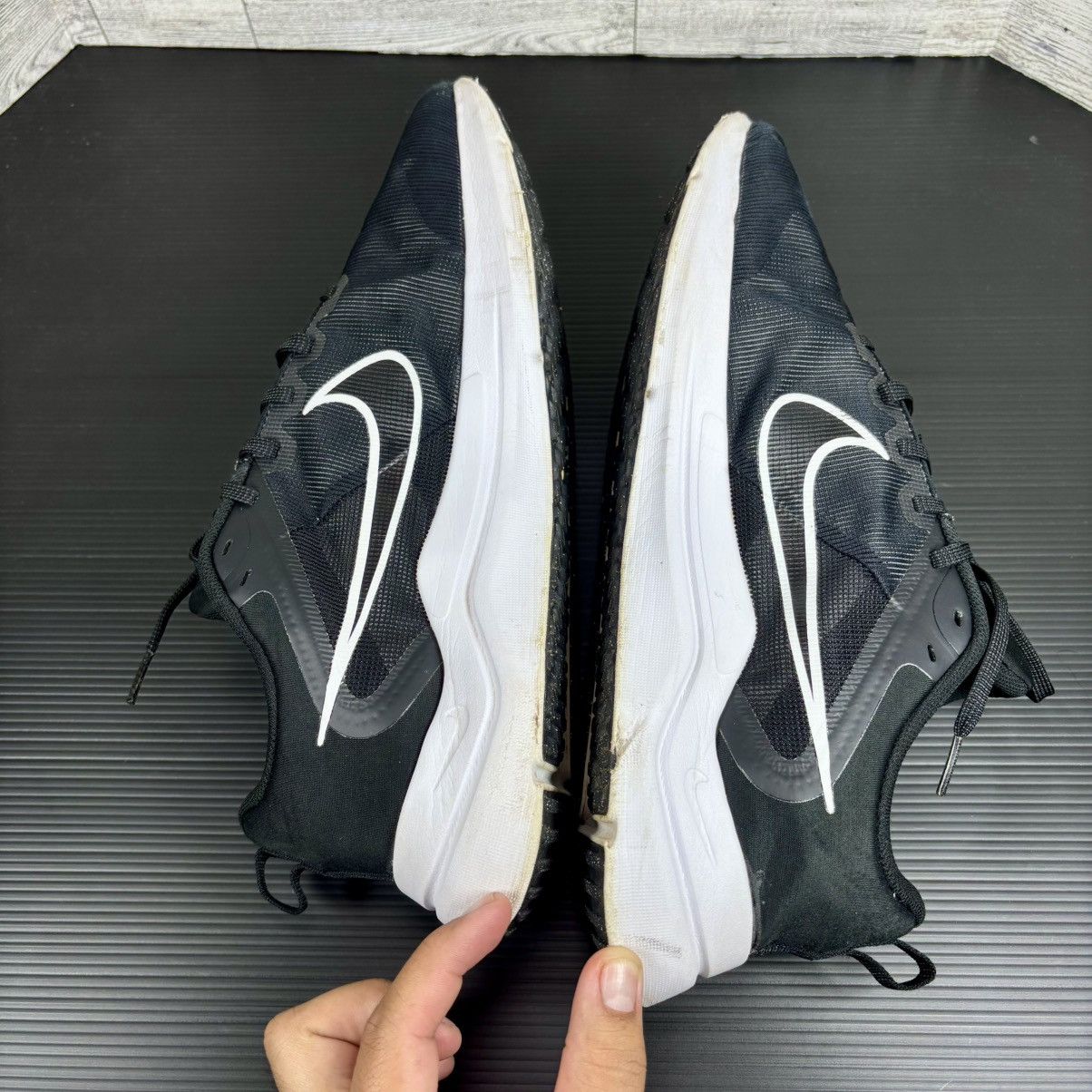 Nike Nike Downshifter Sz 13Black/White/Dark Smoke Grey Men's 12 Size US 13 / EU 46 - 9 Thumbnail