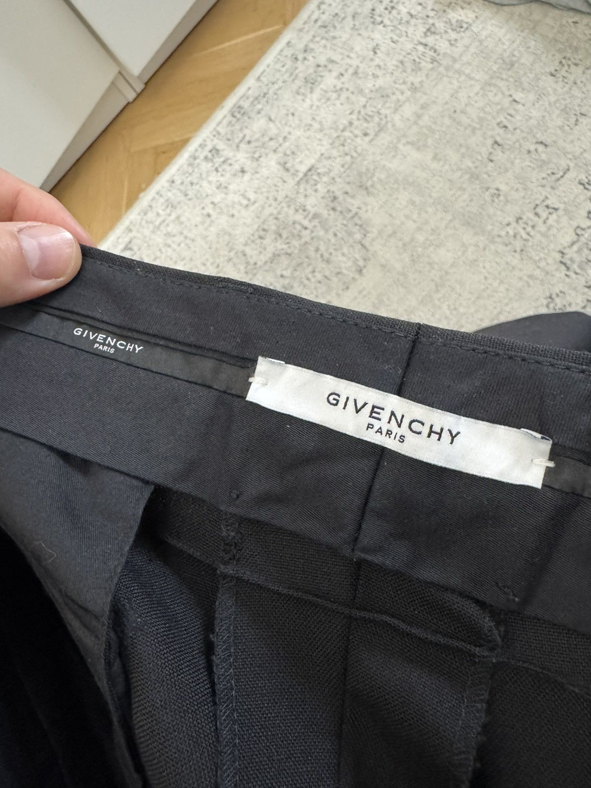 Givenchy Givenchy Designer Black Shorts Casual Loose Fit Formal Rare Size US 33 - 5 Thumbnail