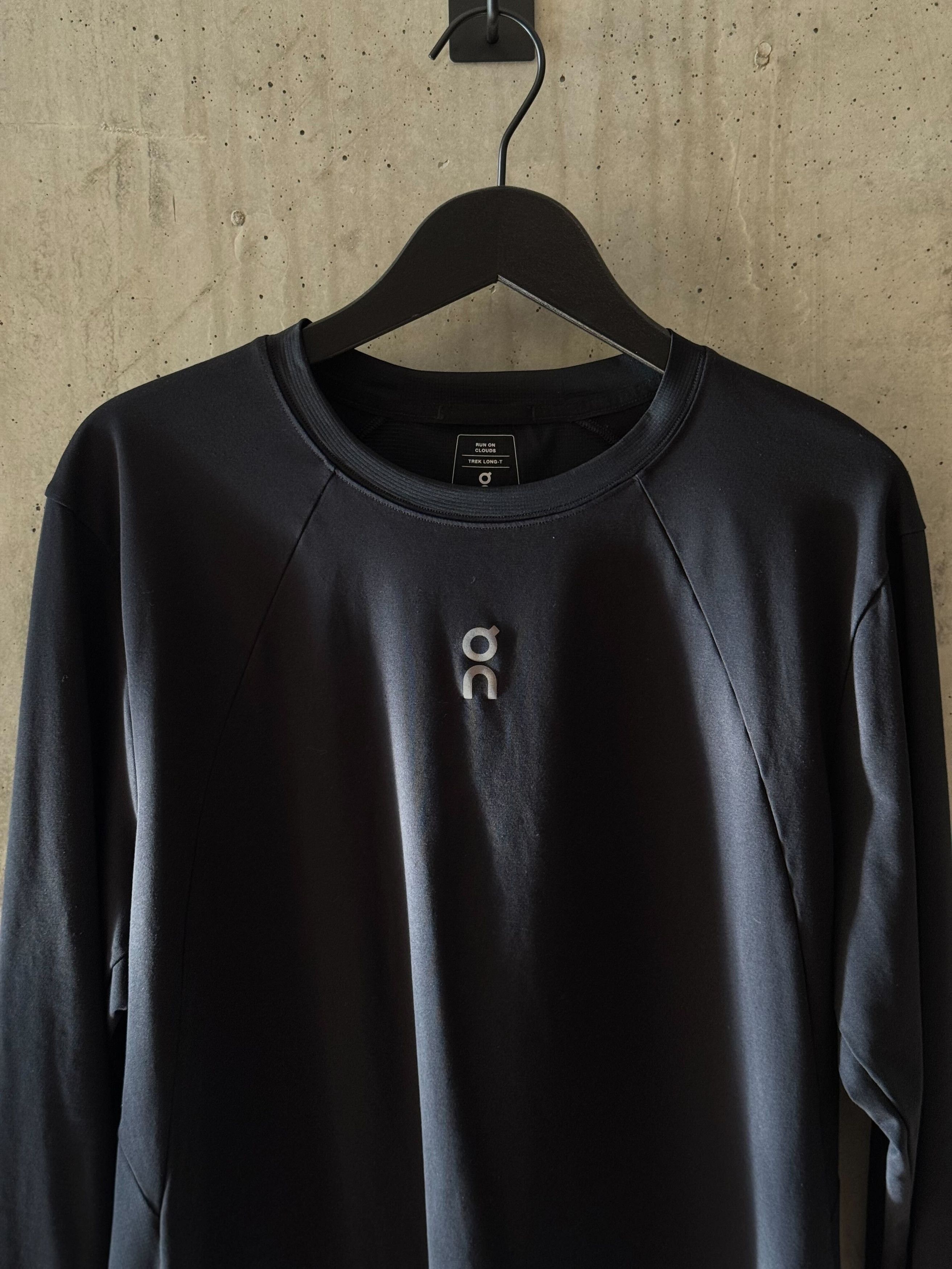 On Black Trek Long-T Size US L / EU 52-54 / 3 - 4 Thumbnail