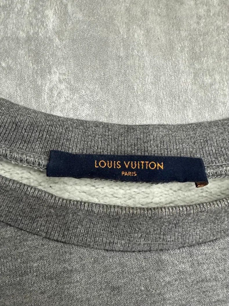 Louis Vuitton Louis Vuitton Grey logo printed long sleeve sweatshirt Size US XL / EU 56 / 4 - 4 Thumbnail