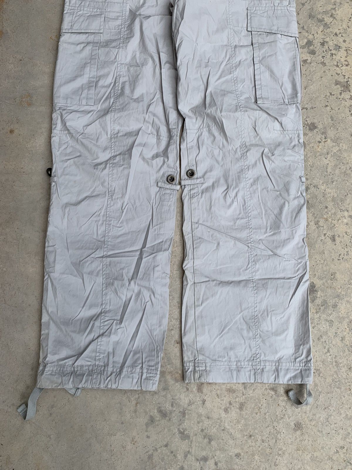 Japanese Brand Japanesebrand Uniqlo Parachute Cargo Baggy Pant Size US 34 / EU 50 - 2 Thumbnail