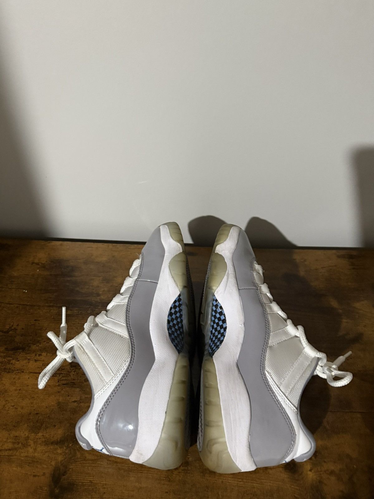Jordan Brand × Nike Jordan 11 Low Size US 9 / EU 42 - 4 Thumbnail