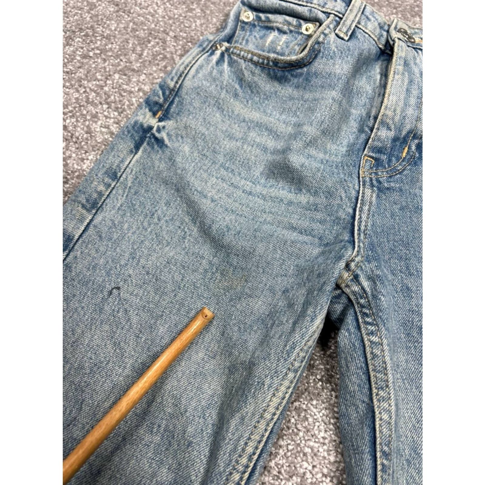 Zara VINTAGE Zara Jeans Womens 0 Tapered Fit Light Wash Denim Mid Rise Ripped Frayed Hem Stains Size 25" / US 0 / IT 36 - 5 Thumbnail