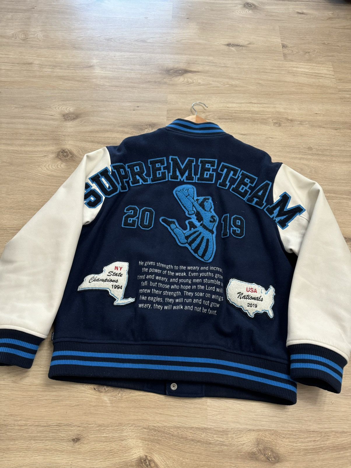 Supreme Supreme Dream Team Varsity Jacket Navy Blue XL Size US XL / EU 56 / 4 - 4 Thumbnail
