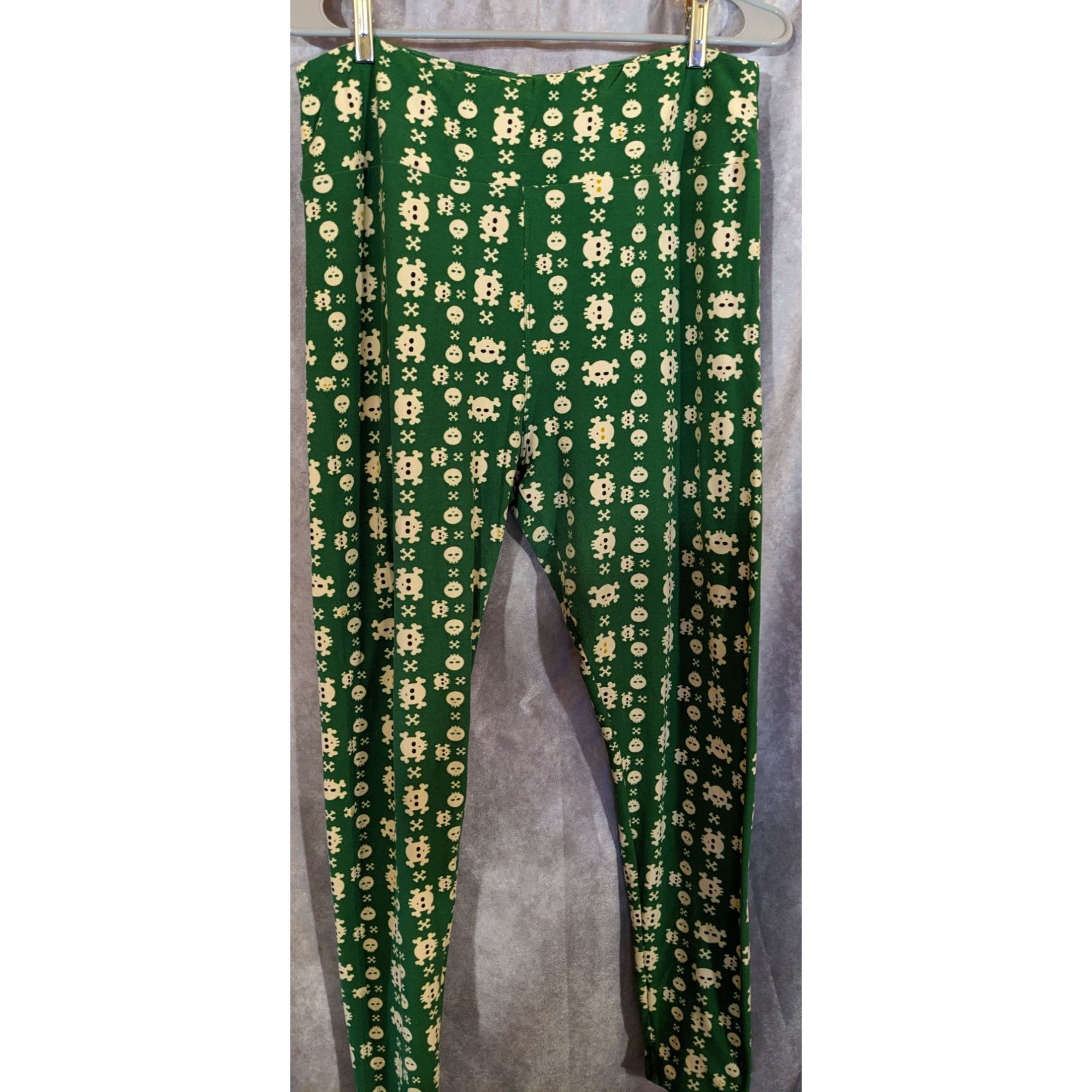 Other LuLaRoe Gothic Punk Green Skull Leggings Size 32" / US 10 / IT 46 - 1 Thumbnail