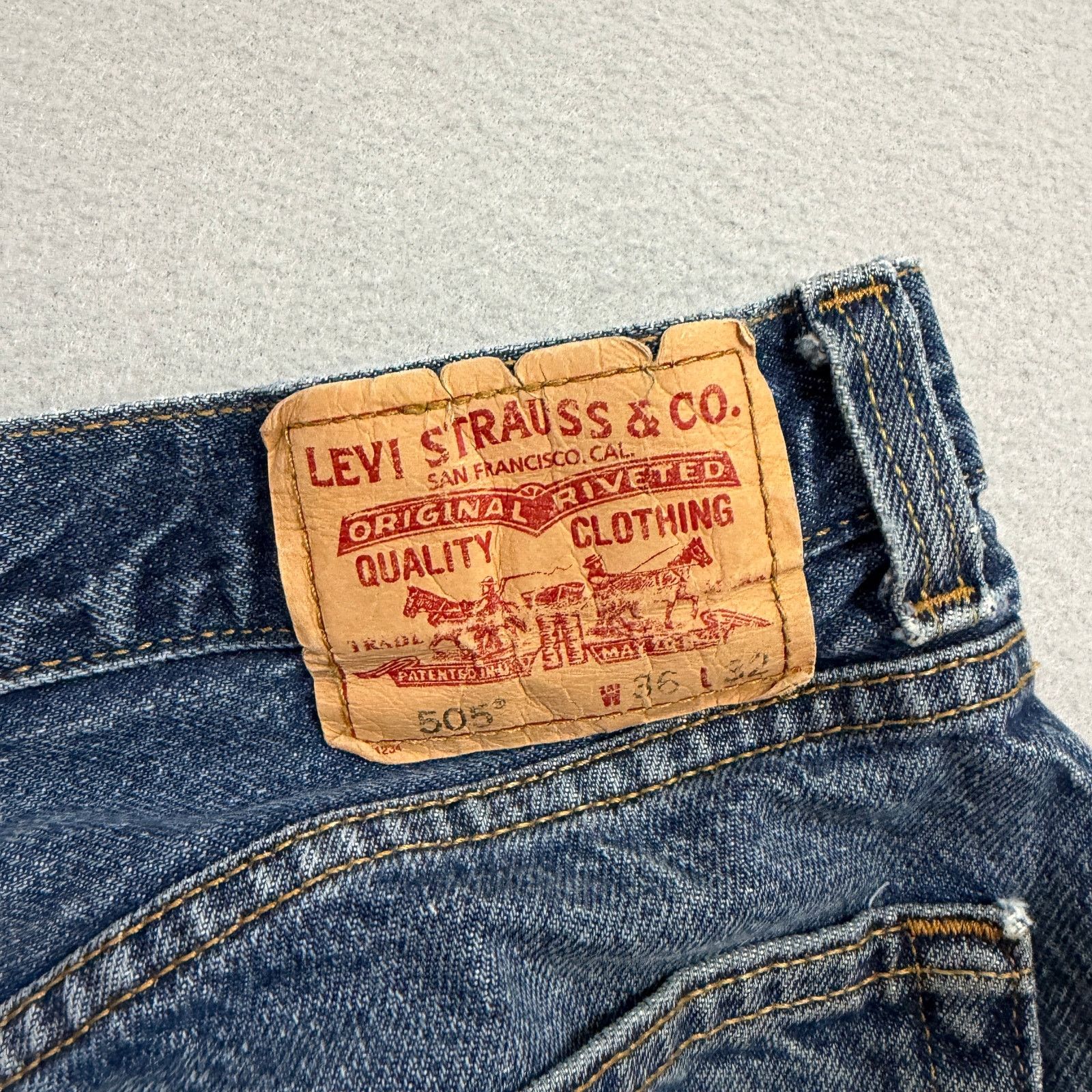 Levi's Vintage Levis 505 Jeans Men's 36x32 Blue Faded Distressed Size US 36 / EU 52 - 9 Thumbnail