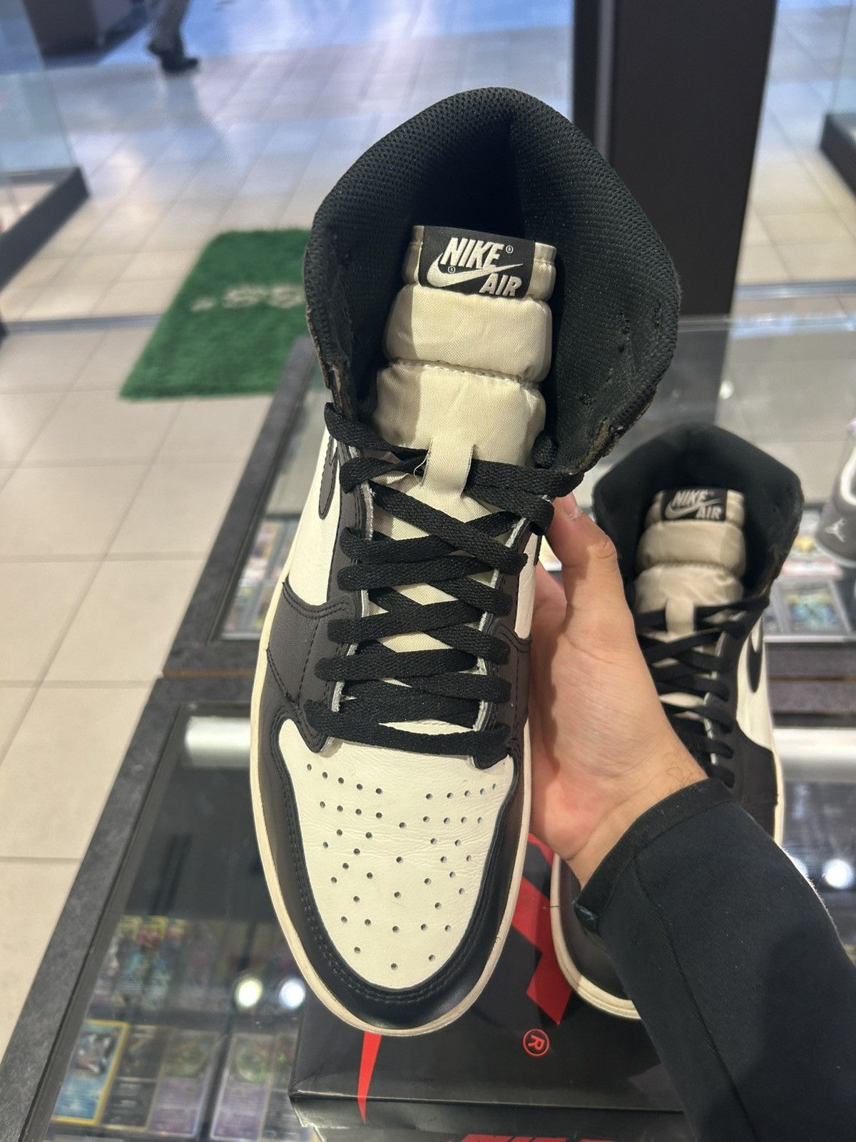 Jordan Brand Jordan 1 dark mocha 2020 Size US 11.5 / EU 44-45 - 6 Thumbnail