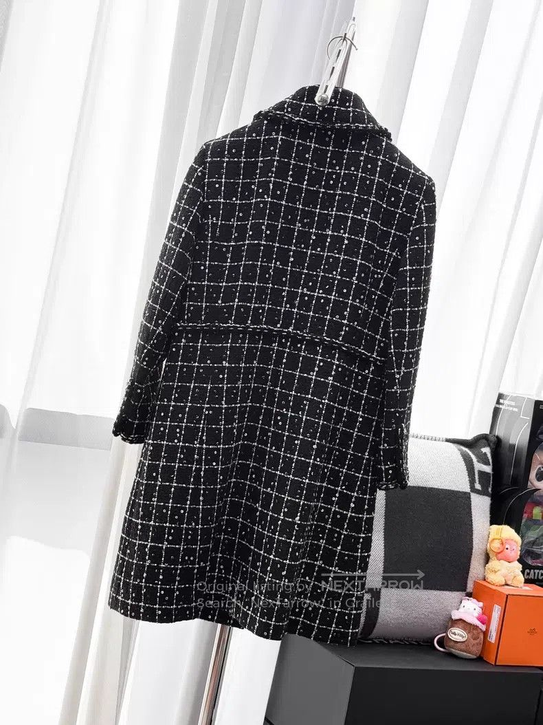 Chanel Chanel White thin shiny plaid flower buckle long-sleeved l Size M / US 6-8 / IT 42-44 - 3 Thumbnail