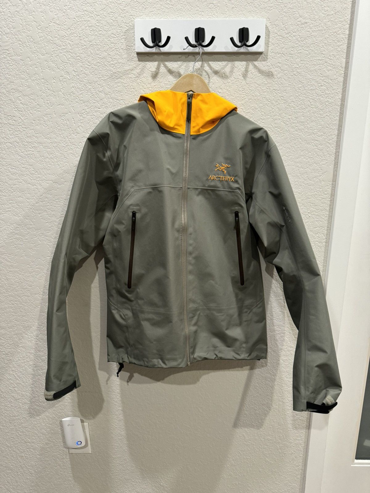Arc'Teryx ARC’TERYX BETA RE-CUT 182/200 GORETEX | Grailed