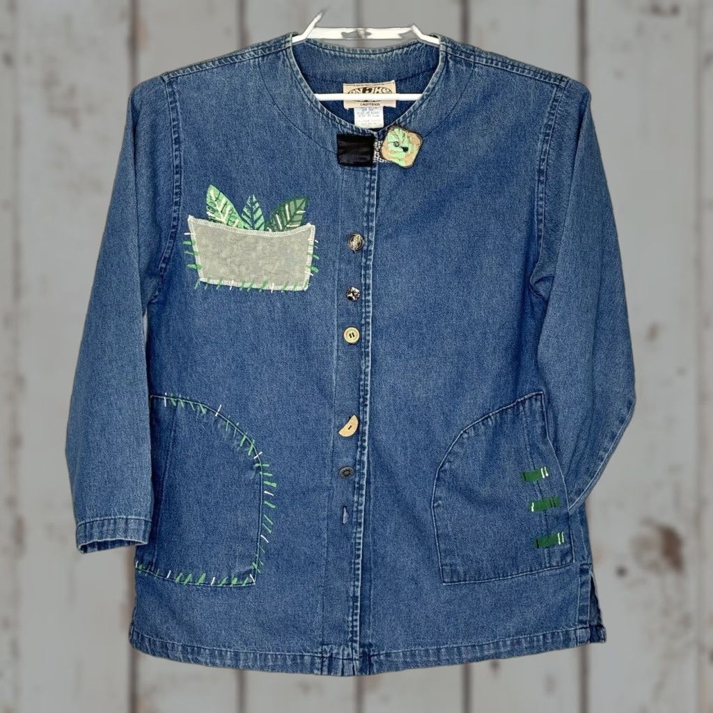 Vintage VINTAGE On the Rocks Womens Artsy Jean Jacket Medium Button Front Collarless USA Denim Jacket Blue 20" Armpit to Armpit 28" Length Mens Girls Womens Size 32" / US 10 / IT 46 - 1 Thumbnail