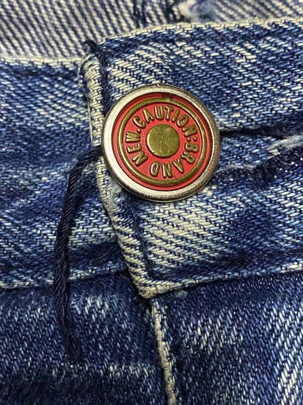 Japanese Brand Vintage Y2K New Caution Brand Blue Wash Baggy Jeans Size US 31 - 9 Thumbnail