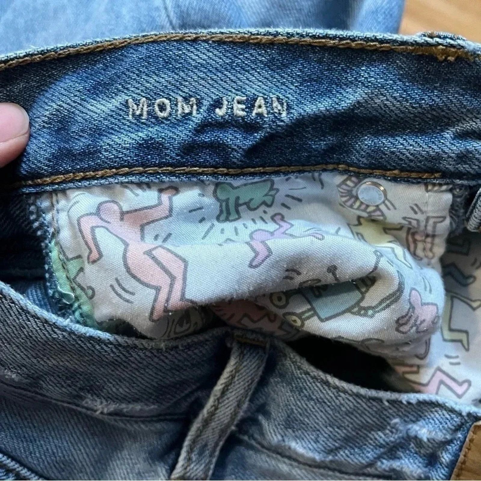 American Eagle Outfitters American Eagle X Keith Haring RARE Distressed Ripped Jeans Size 25" / US 0 / IT 36 - 3 Thumbnail