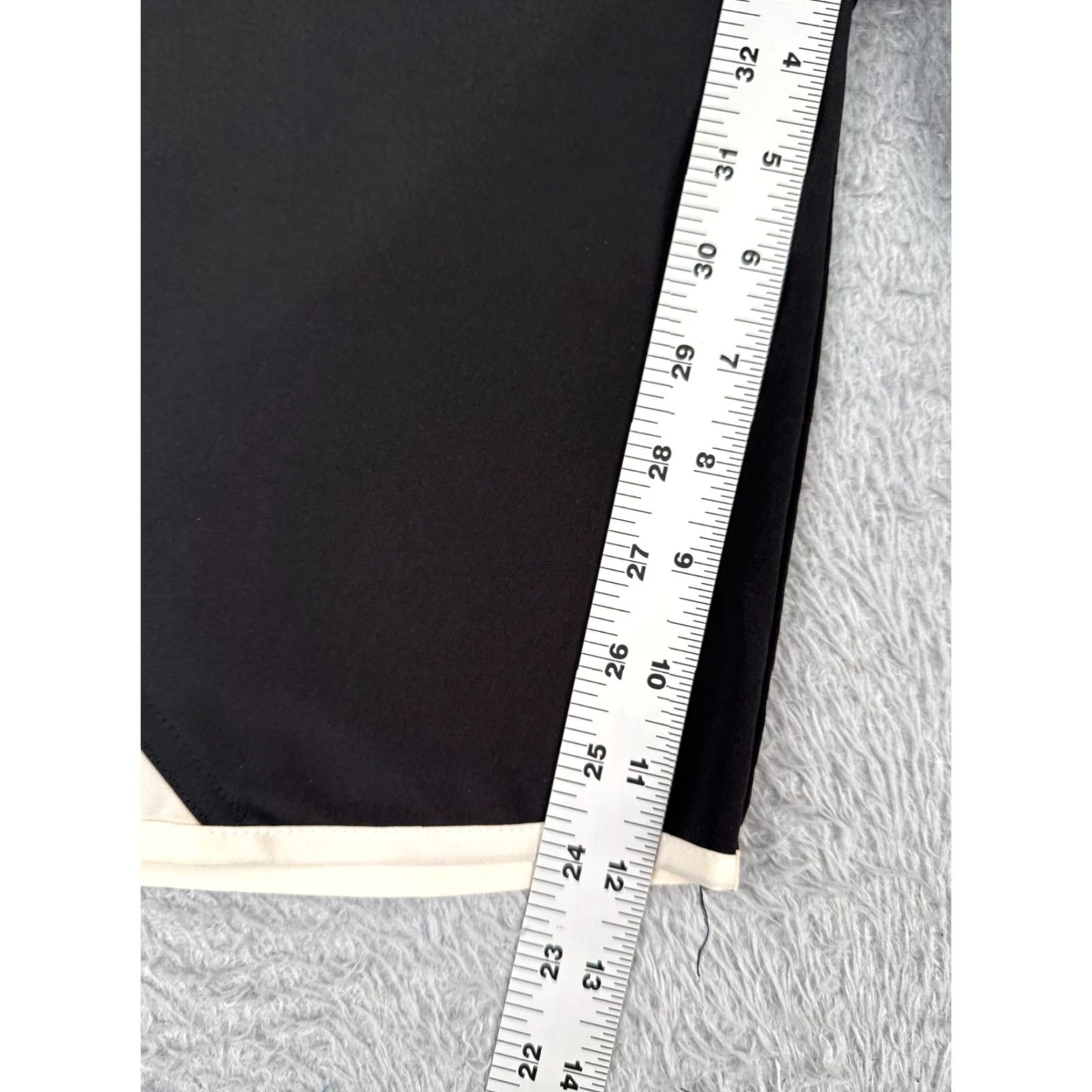 The North Face The North Face Shorts Womens 8 Black White Apex Series Board Short Style 12" Size 30" / US 8 / IT 44 - 7 Thumbnail