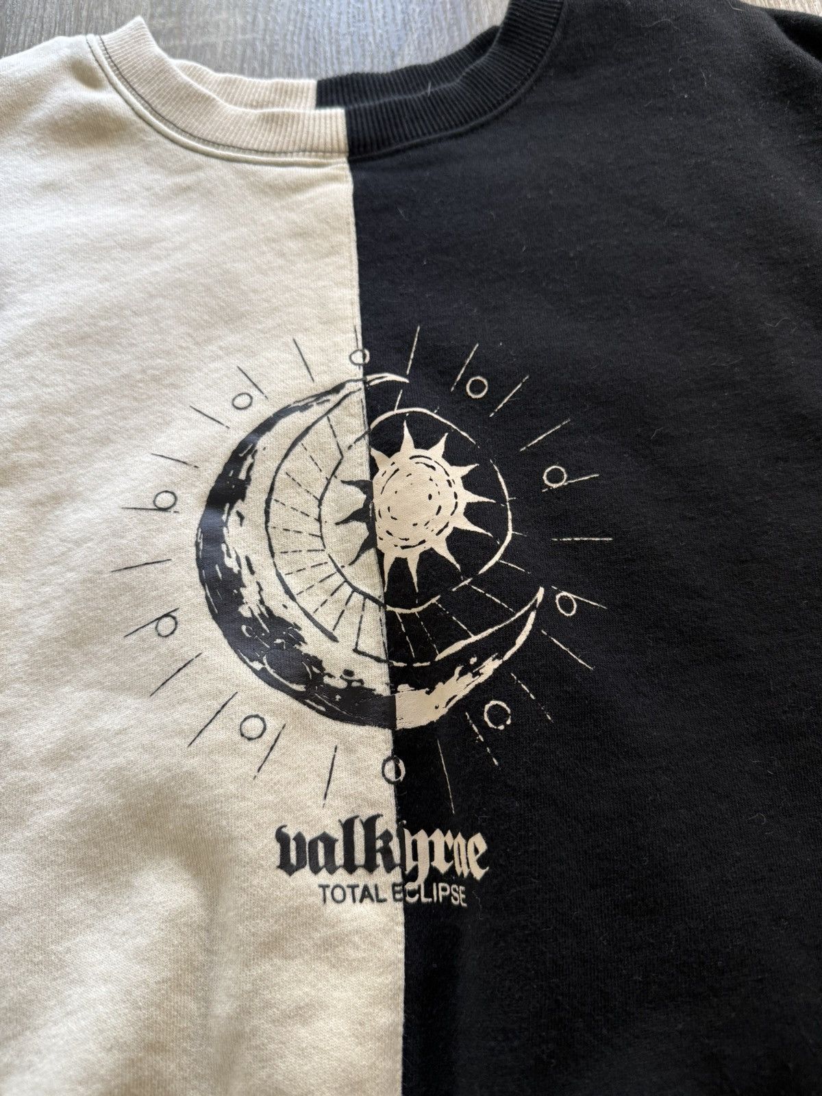 Other Valkyrae Total Eclipse Sweatshirt Size US M / EU 48-50 / 2 - 2 Thumbnail