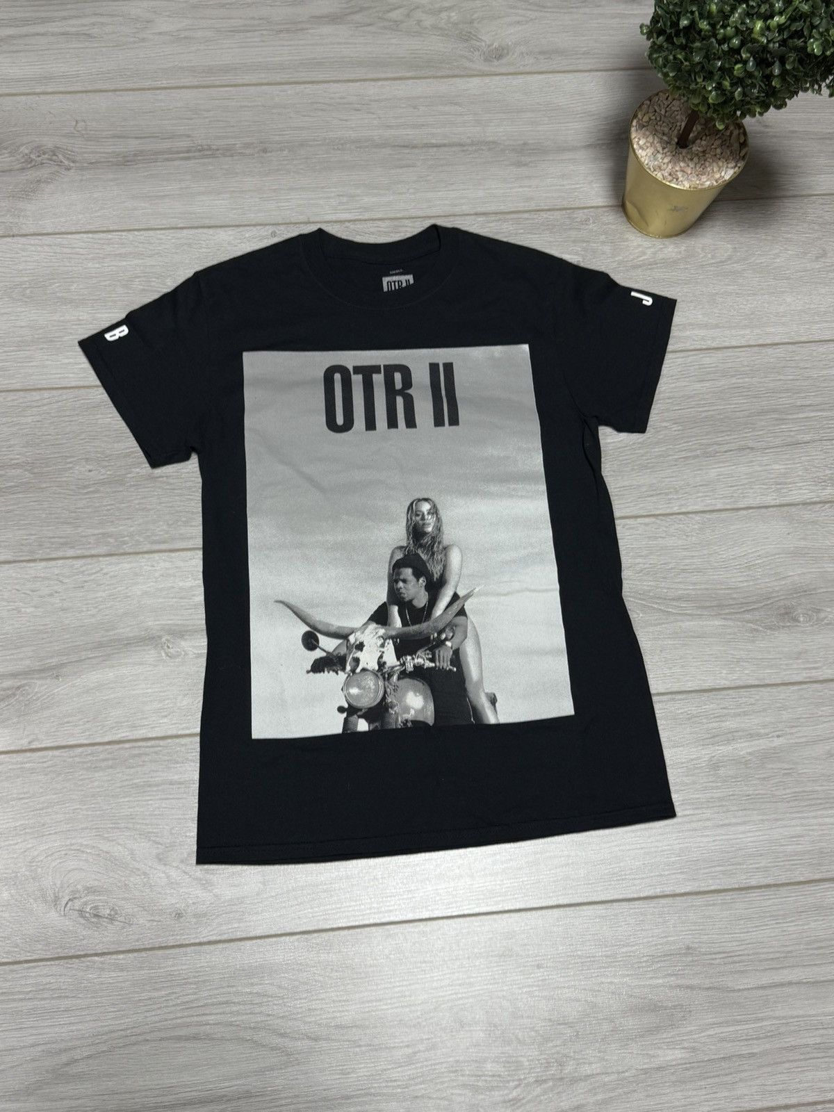 Beyonce Jay-Z x Beyonce OTR 2 Tour T-Shirt tee Size s Size US S / EU 44-46 / 1 - 3 Thumbnail