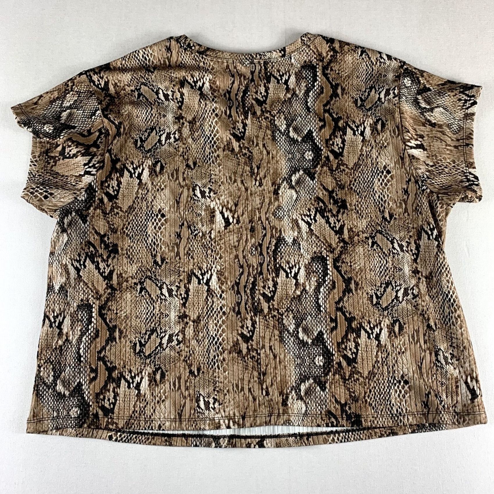 Torrid TORRID BLOUSE SNAKE PRINT BLOUSE WOMENS SIZE 2 BEIGE BLACK POLY SPANDEX Size XS / US 0-2 / IT 36-38 - 4 Thumbnail