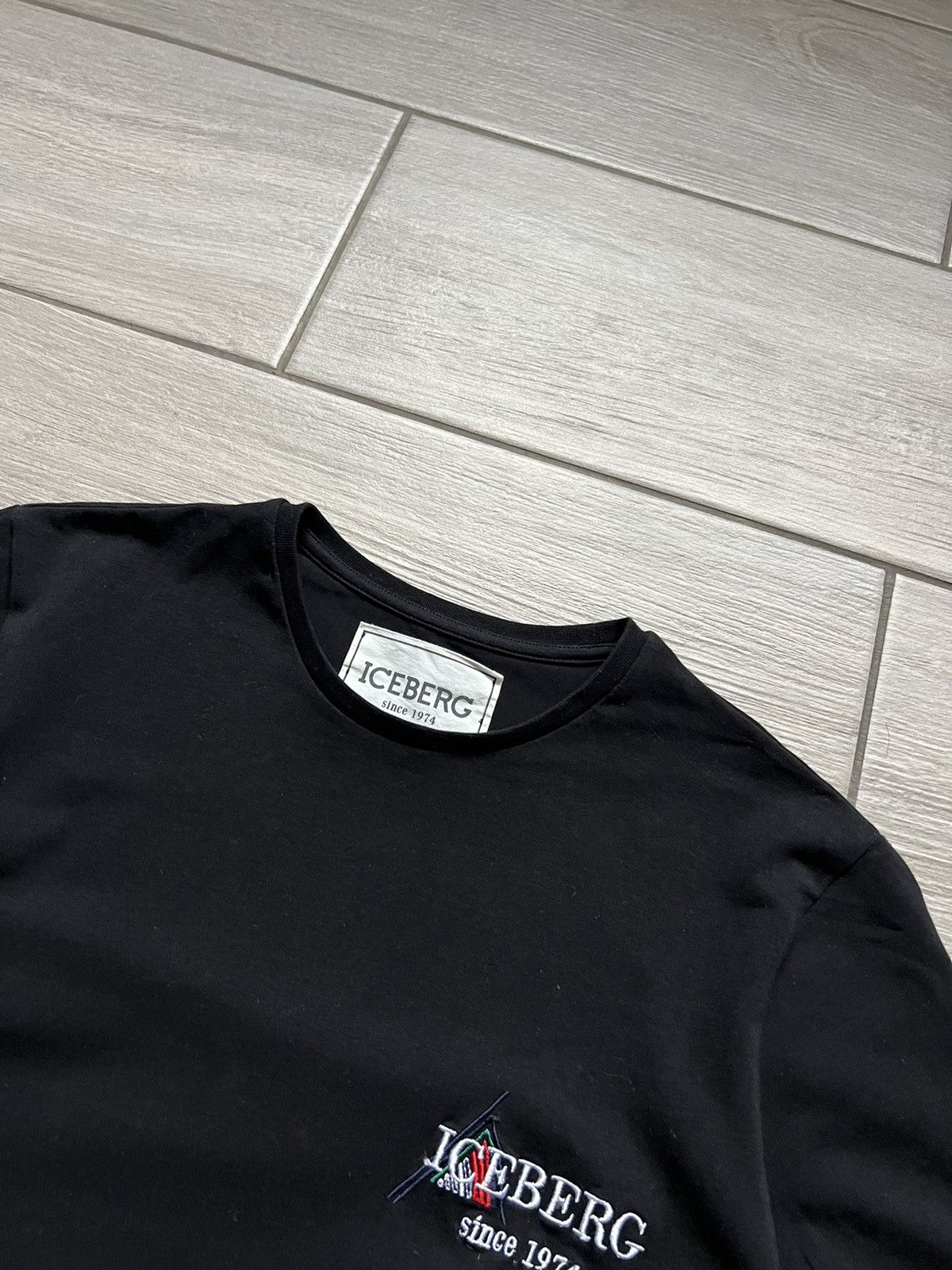 Iceberg Iceberg T-shirt Basic Y2K Vintage Size US S / EU 44-46 / 1 - 3 Thumbnail