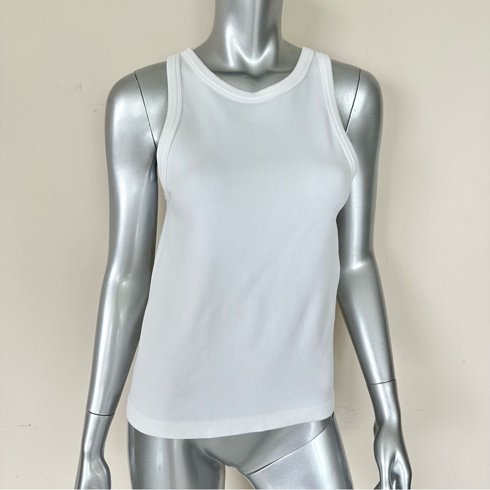 Other Danskin Women white tank top size M Size M / US 6-8 / IT 42-44 - 1 Thumbnail