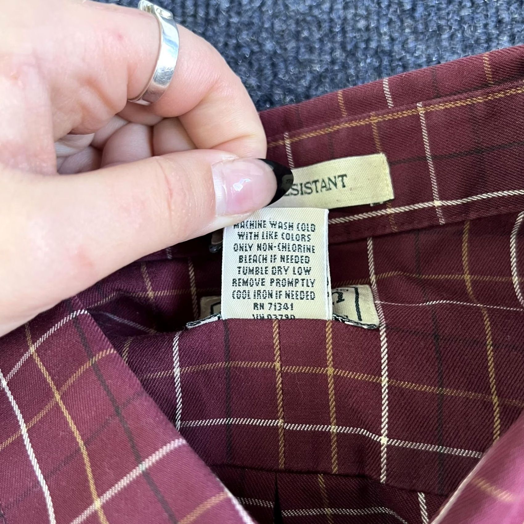 Vintage VINTAGE LL Bean Shirt Mens Large Burgundy Plaid Wrinkle Resistant Cotton Button Down Size US L / EU 52-54 / 3 - 4 Thumbnail