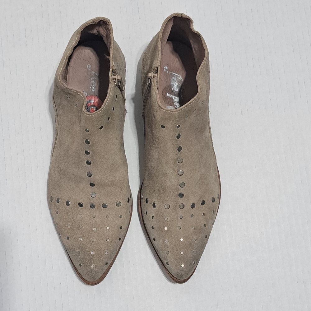 Free People Free People Aquarian Studded Leather Distressing Suede Ankle Boots Taupe Size 6 Size US 6 / IT 36 - 10 Thumbnail