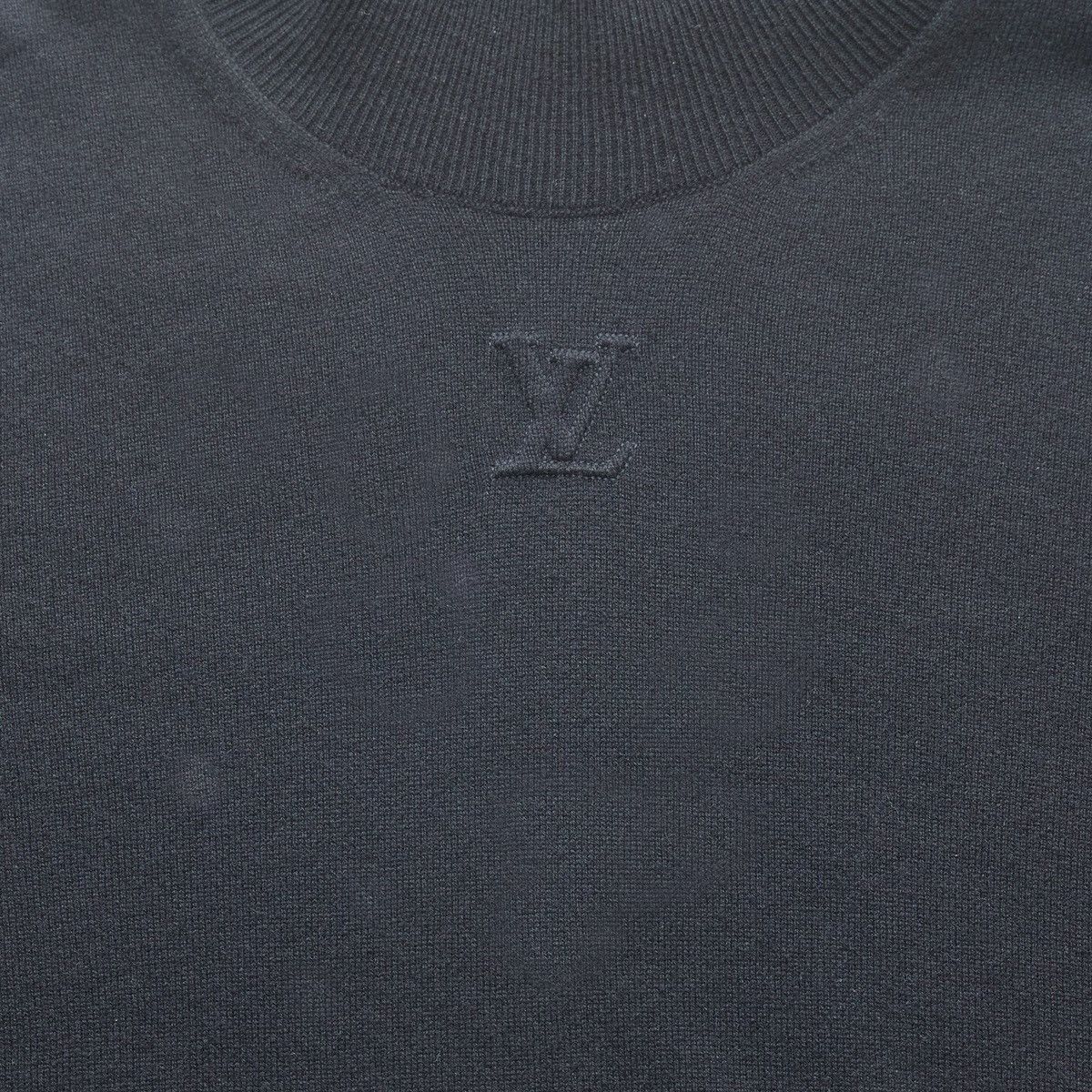 Louis Vuitton LOUIS VUITTON LV EMBOSSED TURTLE NECK Size US XL / EU 56 / 4 - 3 Thumbnail