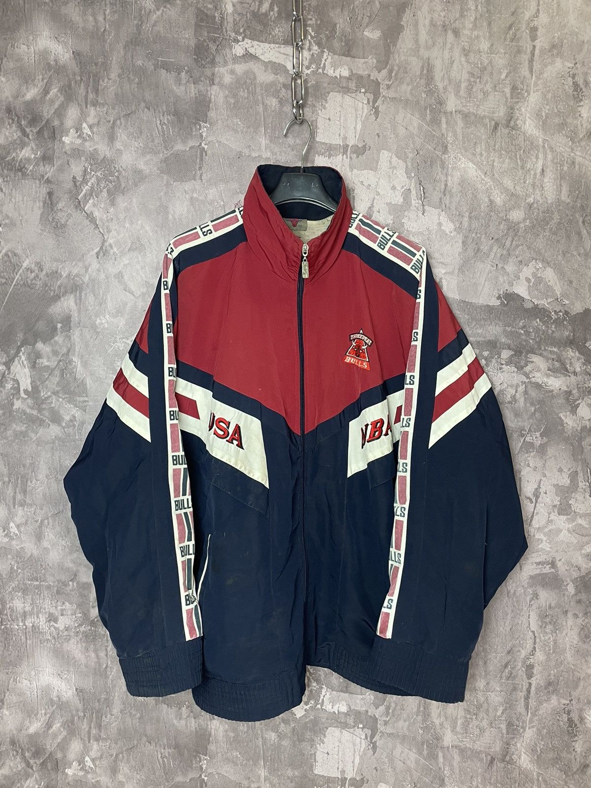 NBA × Vintage Vintage Chicago Bulls NBA Jacket like Lakers Hornets Bills Size US L / EU 52-54 / 3 - 10 Thumbnail