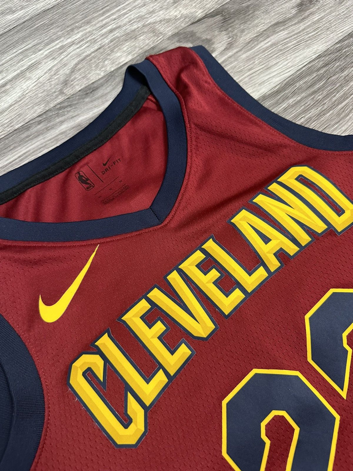 Nike Nike NBA Cleveland Cavaliers James 23 Swingman size M hype Size US M / EU 48-50 / 2 - 6 Thumbnail