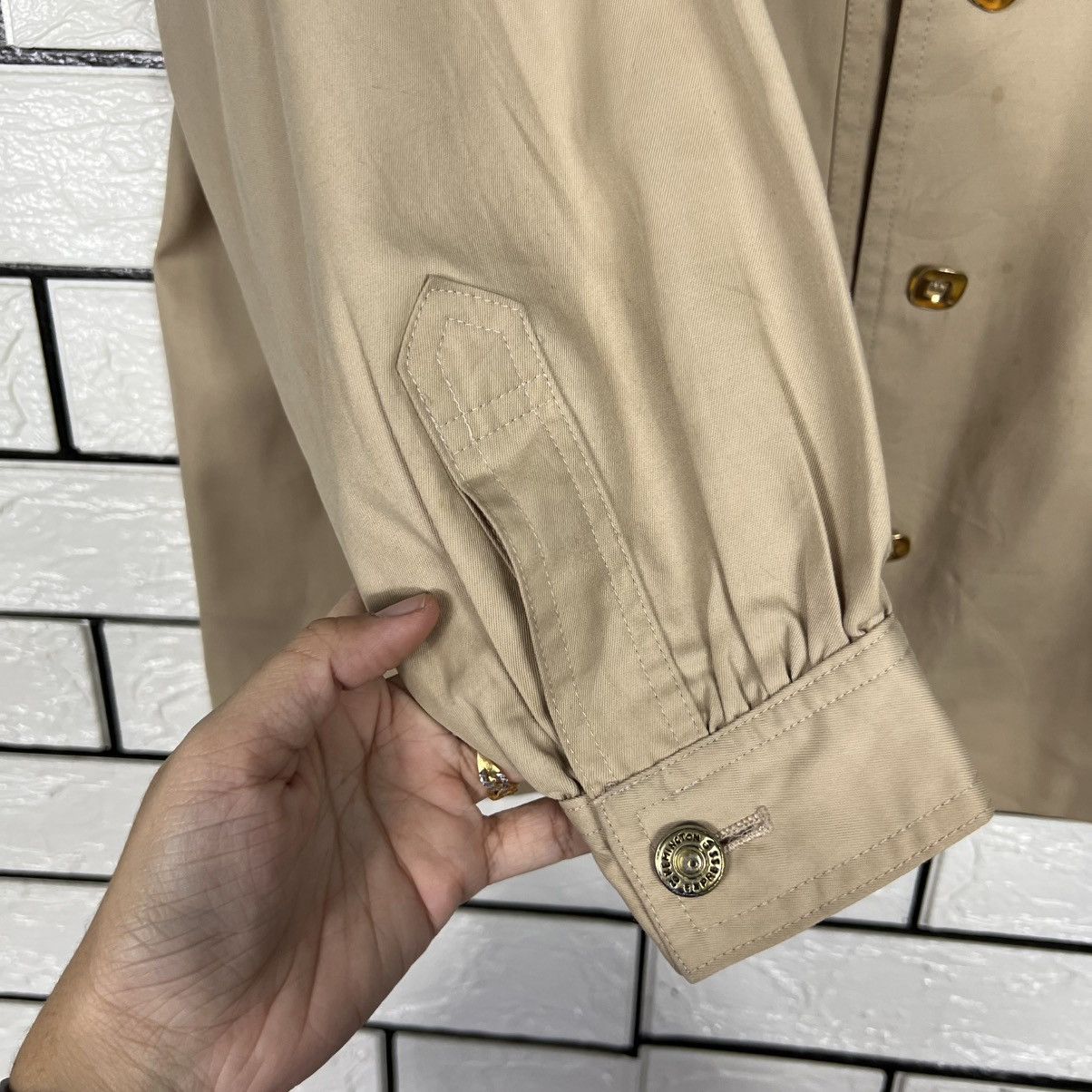 Yves Saint Laurent Vintage 90s YVES SAINT LAUREN Button Shirt Jacket #4049-C184 Size S / US 4 / IT 40 - 7 Thumbnail