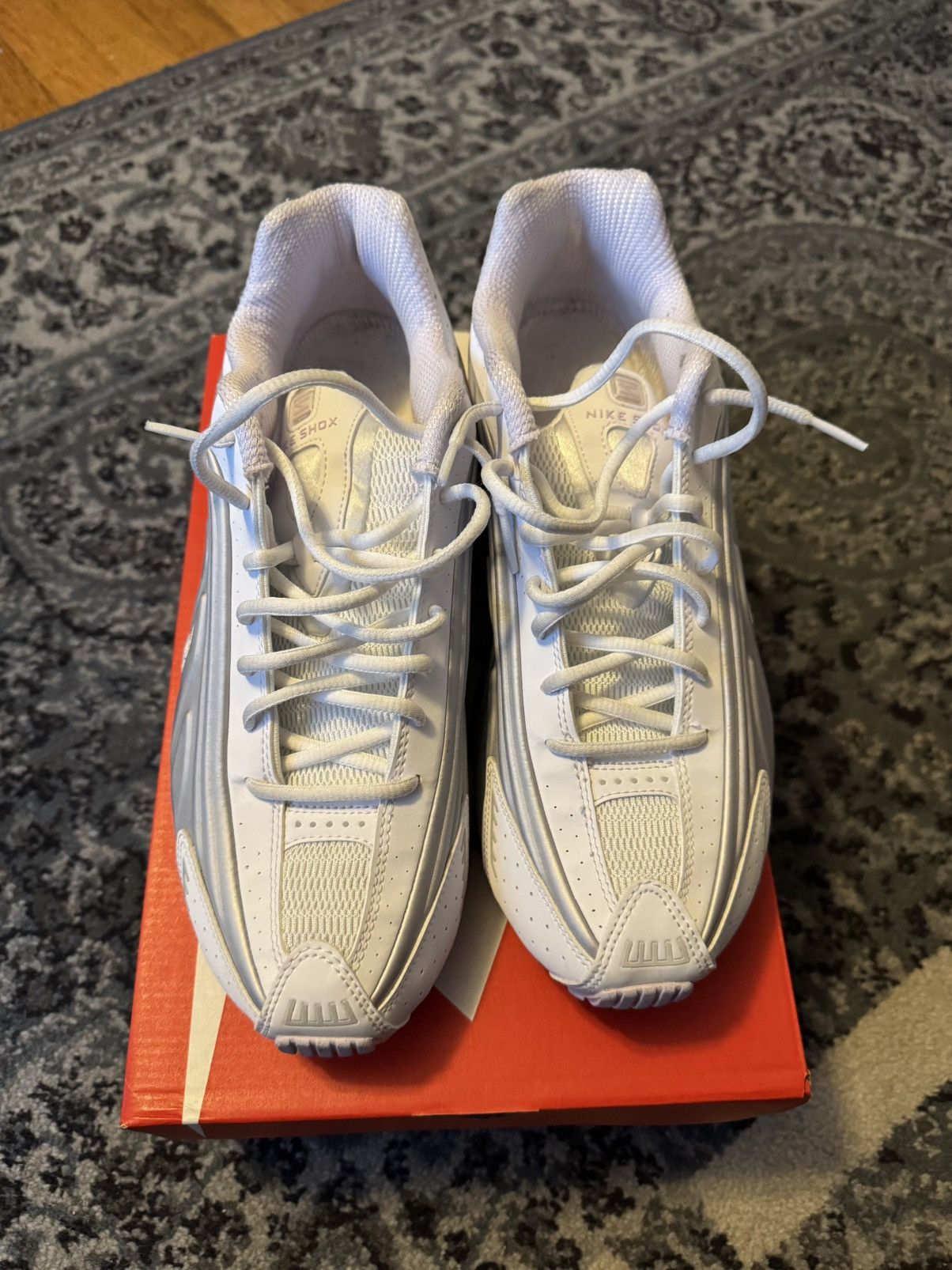 Nike Nike R4 Shox white Size US 11.5 / EU 44-45 - 2 Thumbnail