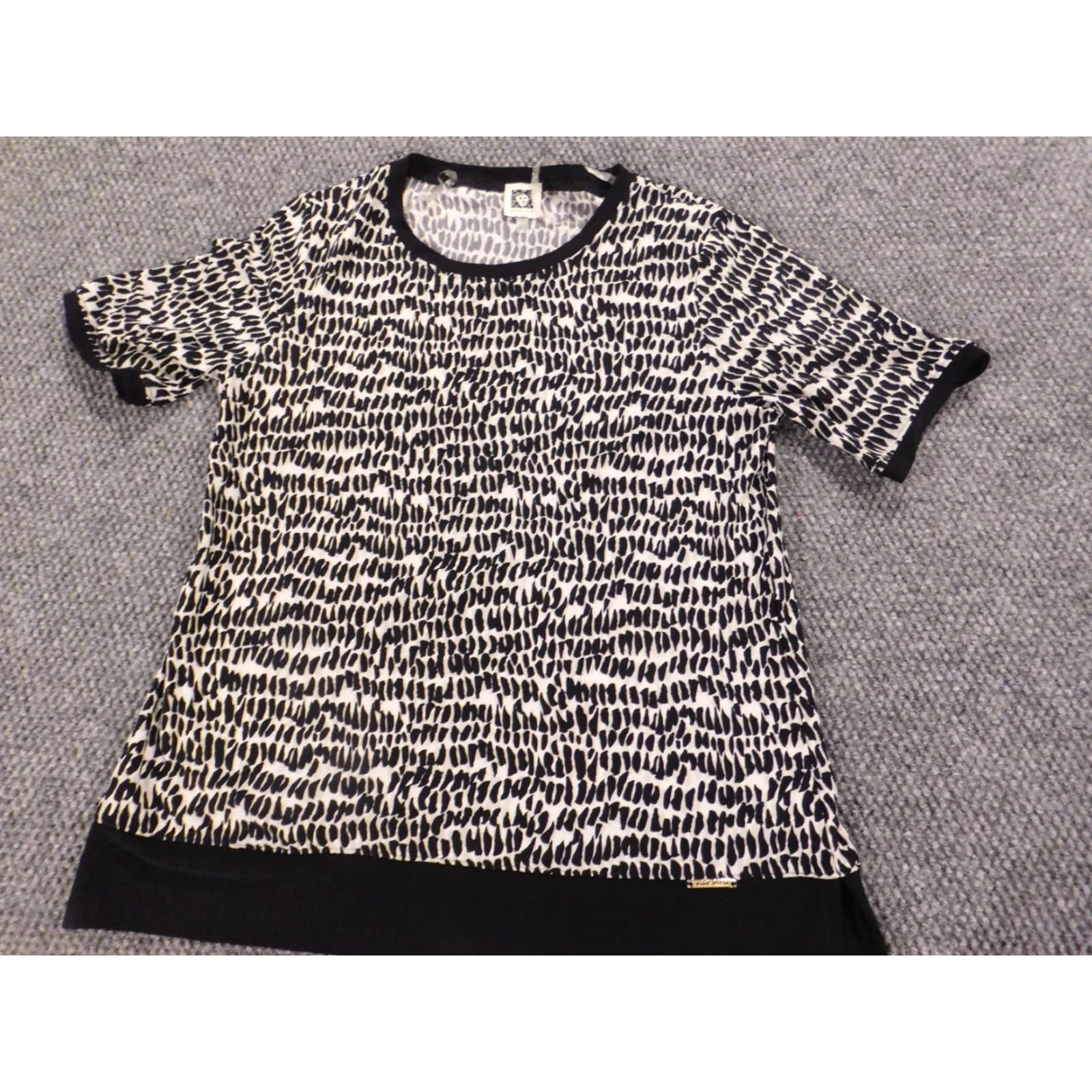 Anne Klein Anne Klein Shirt Womens S Black Stretch Pullover Blouse Short Sleeve Crew Neck Casual Regular Polyester Down Button Vintage No Size S / US 4 / IT 40 - 4 Thumbnail