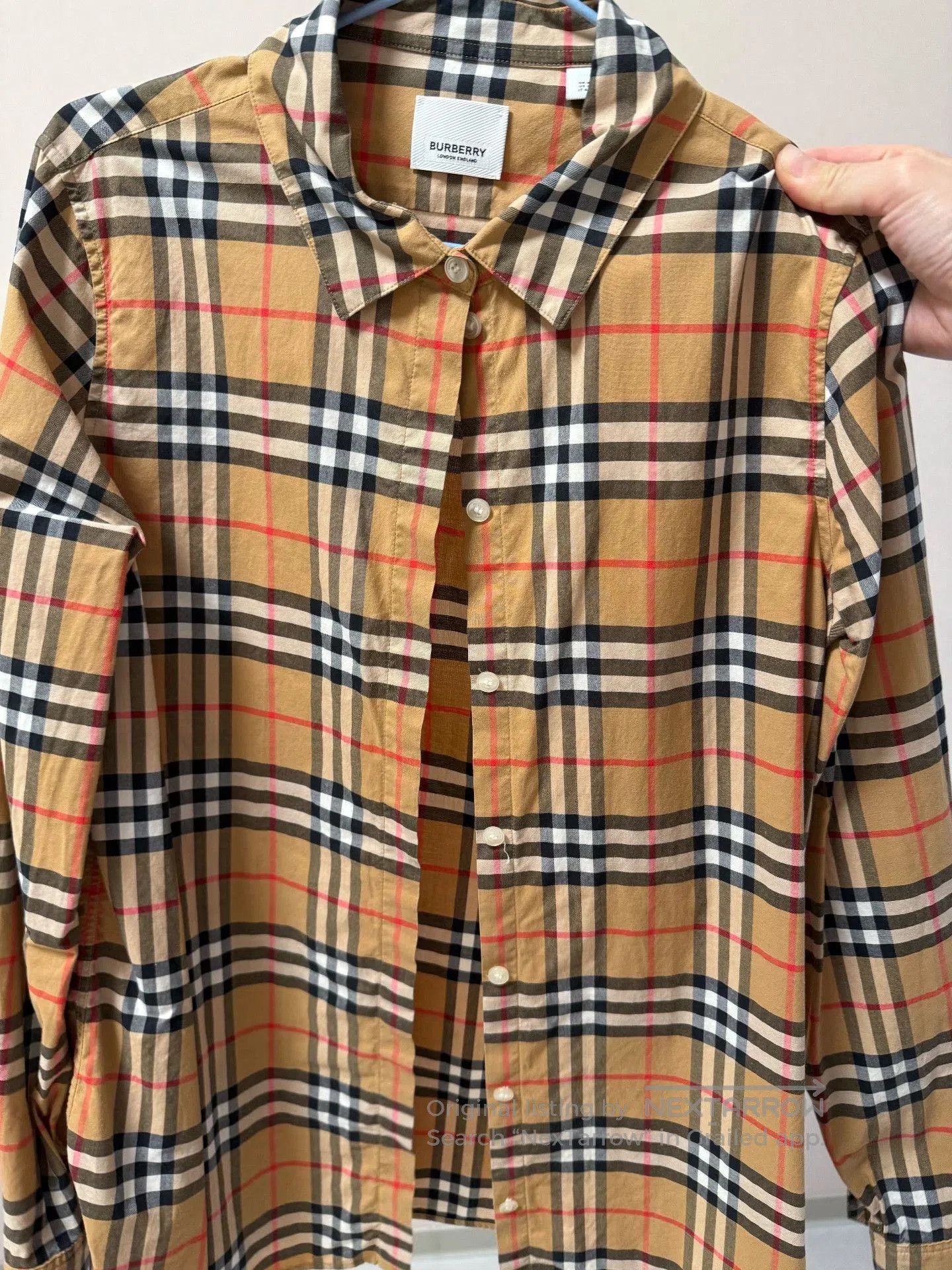 Burberry Burberry Check Button. Size M / US 6-8 / IT 42-44 - 1 Thumbnail