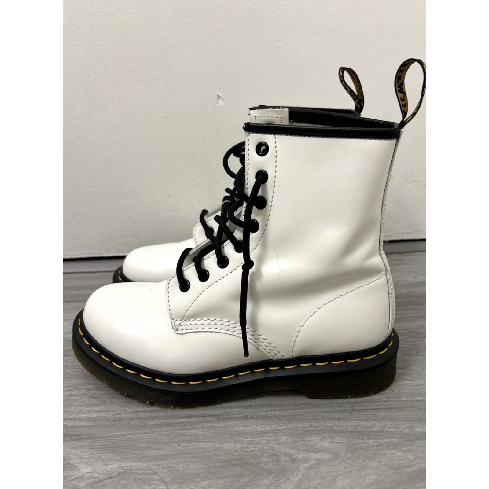 Dr. Martens Dr. Martens 1460W Softy Boots Womens 7 White Patent Leather Lace Up 8 Eyelets Rubber Outsole Combat Punk Grunge Gothic Essay? Size US 7 / IT 37 - 4 Thumbnail