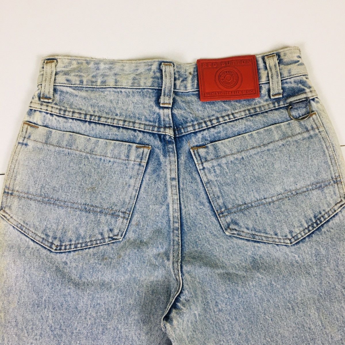 Vintage Vintage Acid Wash Red Button Tapered Leg Made in Italy Size US 29 - 8 Thumbnail
